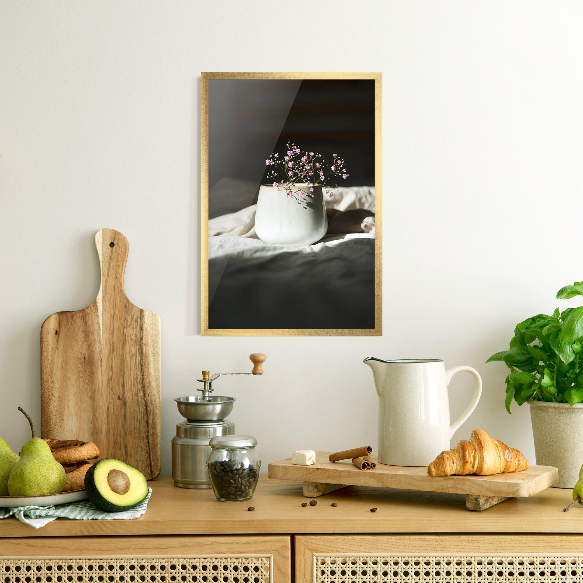 Plakat w Ramie Tiny Purple Pant Vase mockup 8