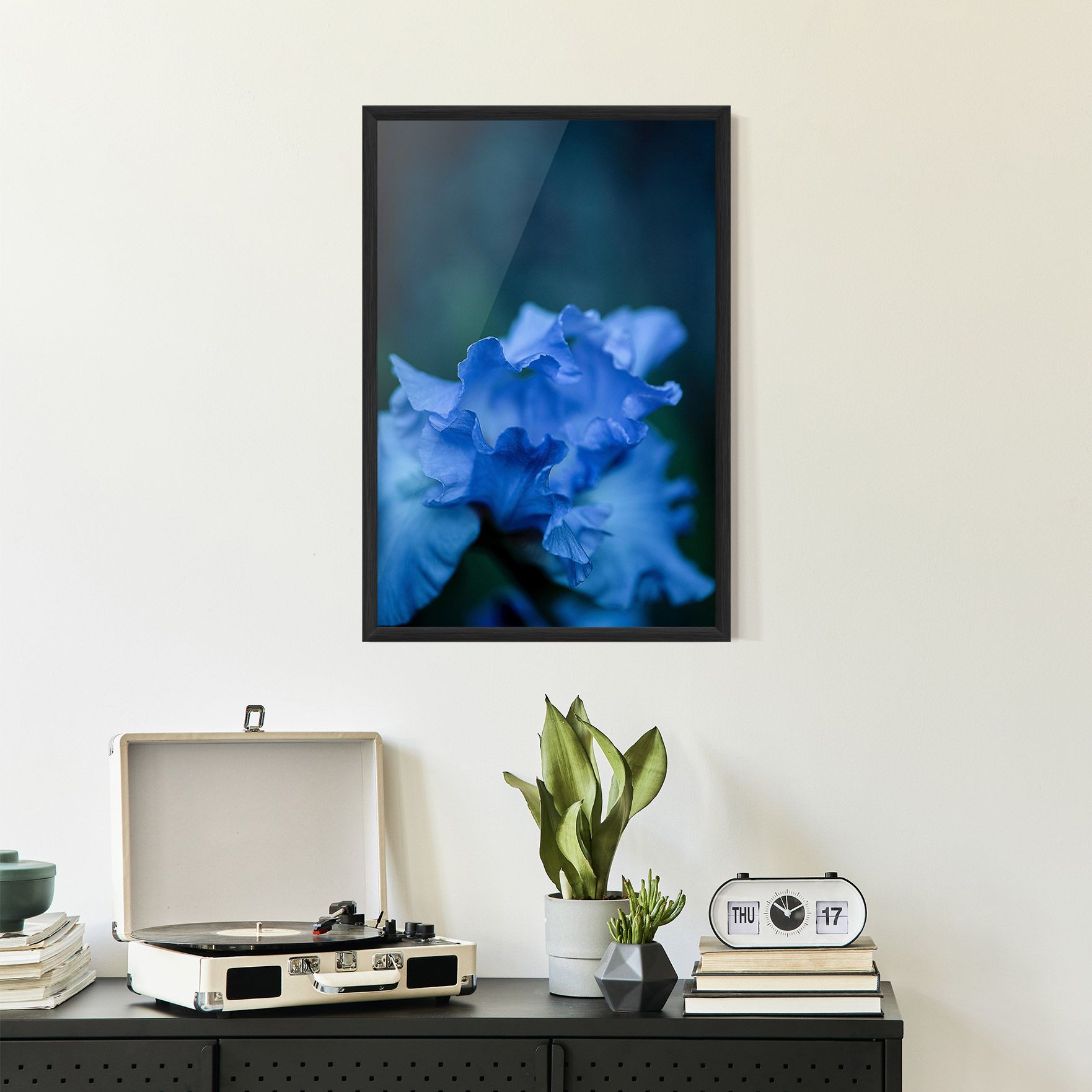 Ocean Blue Iris mockup 2