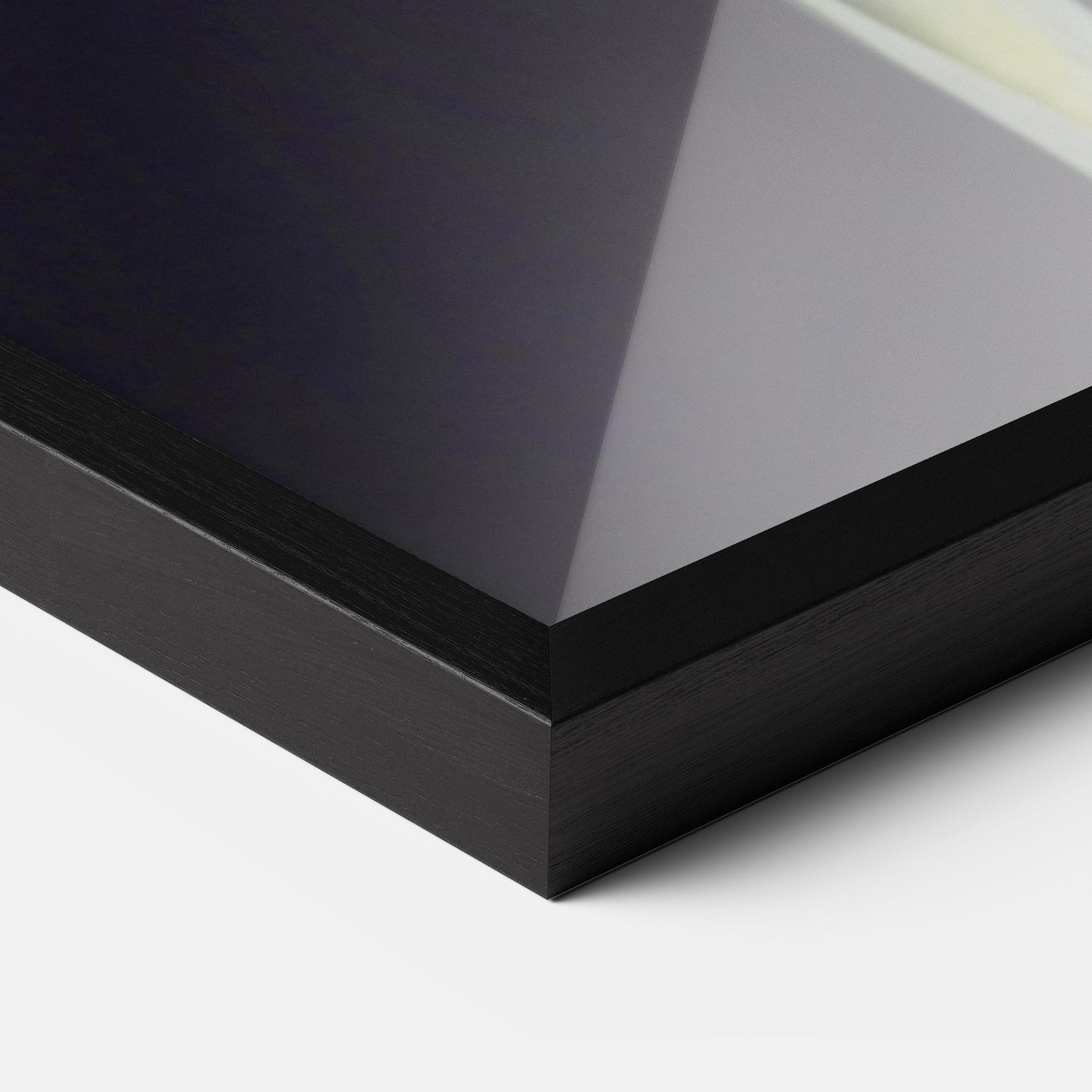 Plakat w Ramie Fresh Purple Iris mockup 3