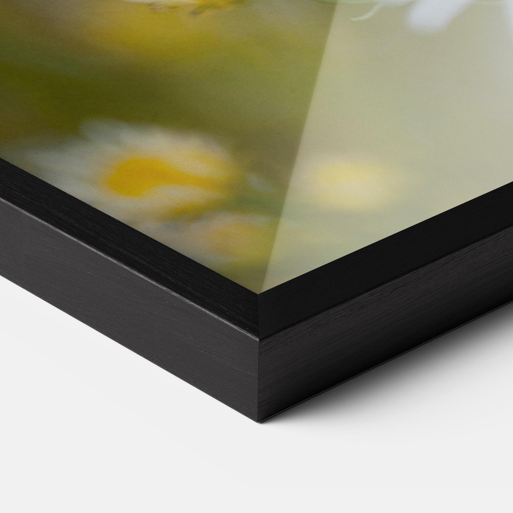 Plakat w Ramie Bug On Small Daisy mockup 3