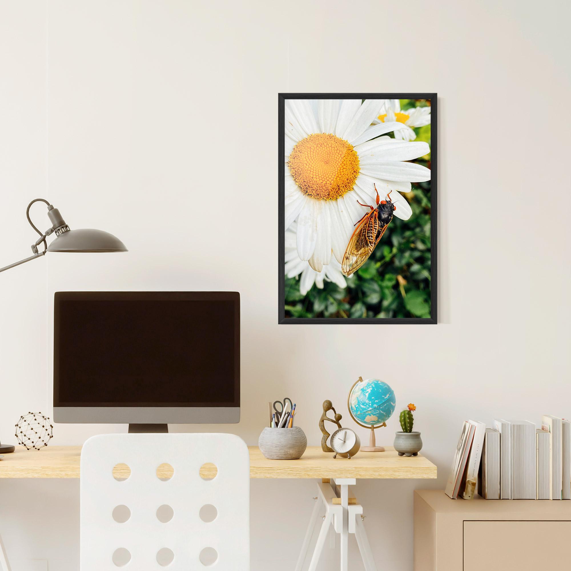 Plakat w Ramie Bug On The Daisy mockup 6