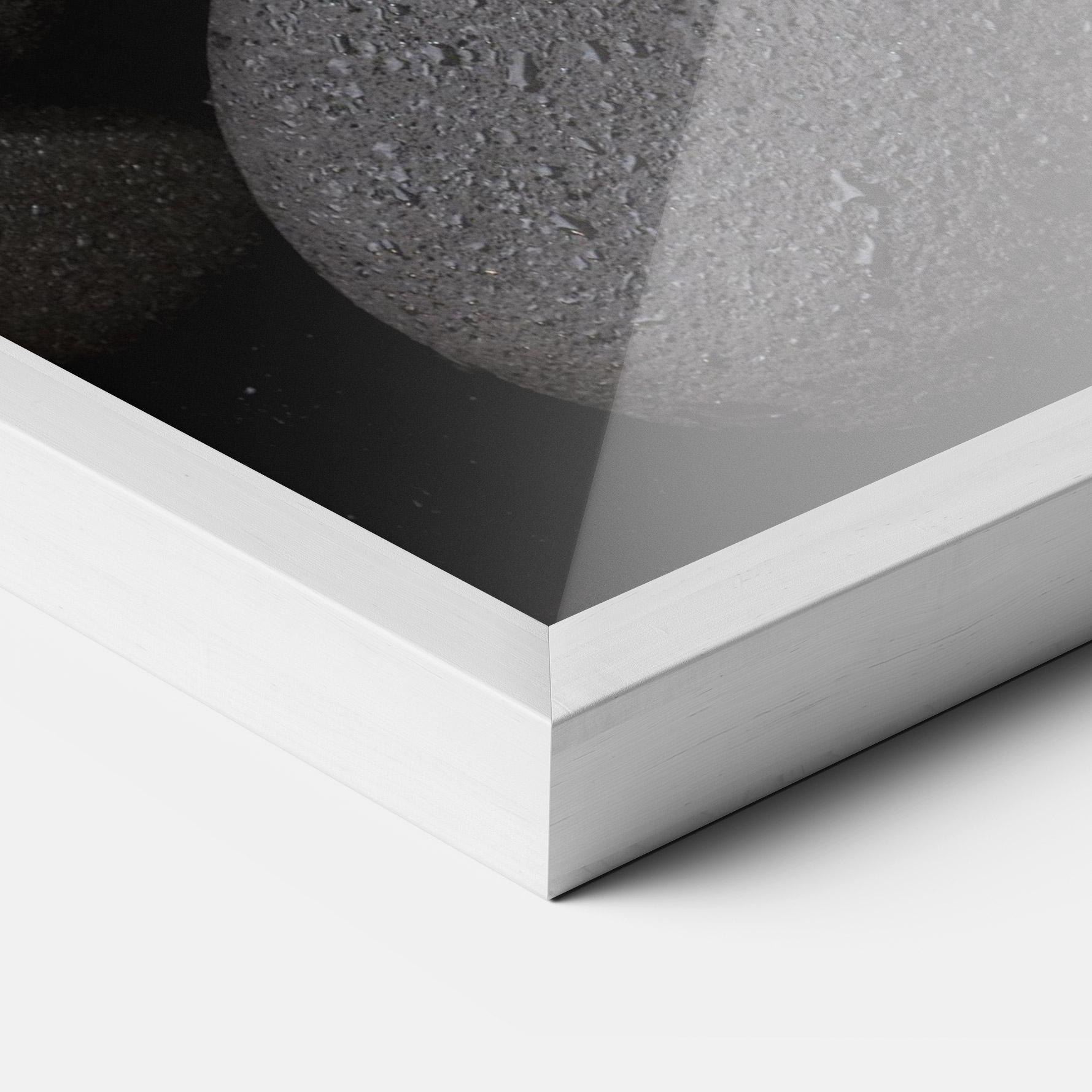 Plakat w Ramie Purple Orchid On Rocks mockup 3