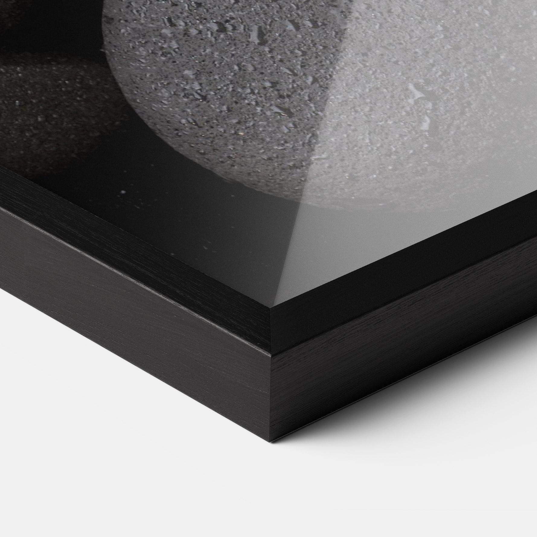 Plakat w Ramie Purple Orchid On Rocks mockup 3