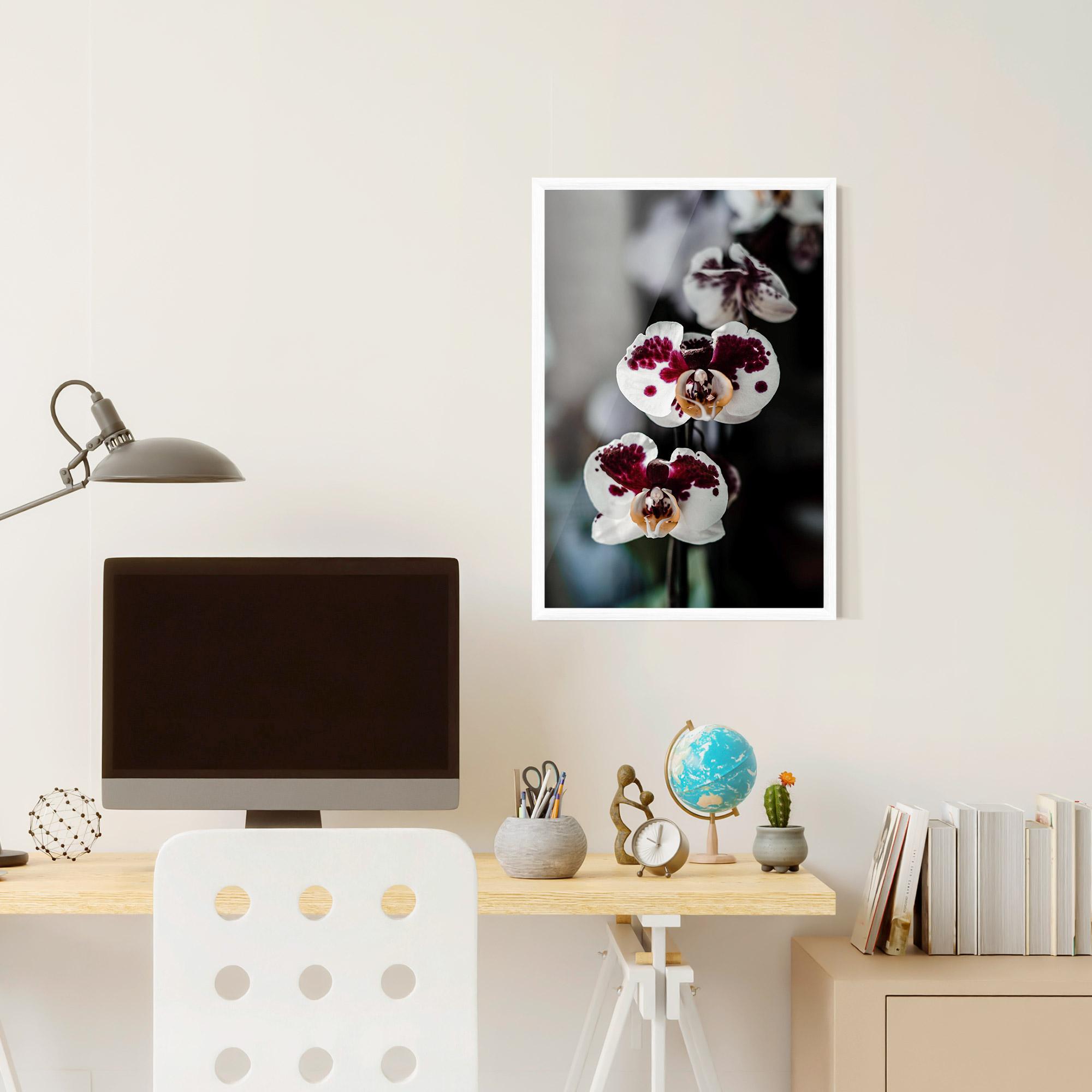 Plakat w Ramie Dark Purple Orchid mockup 6