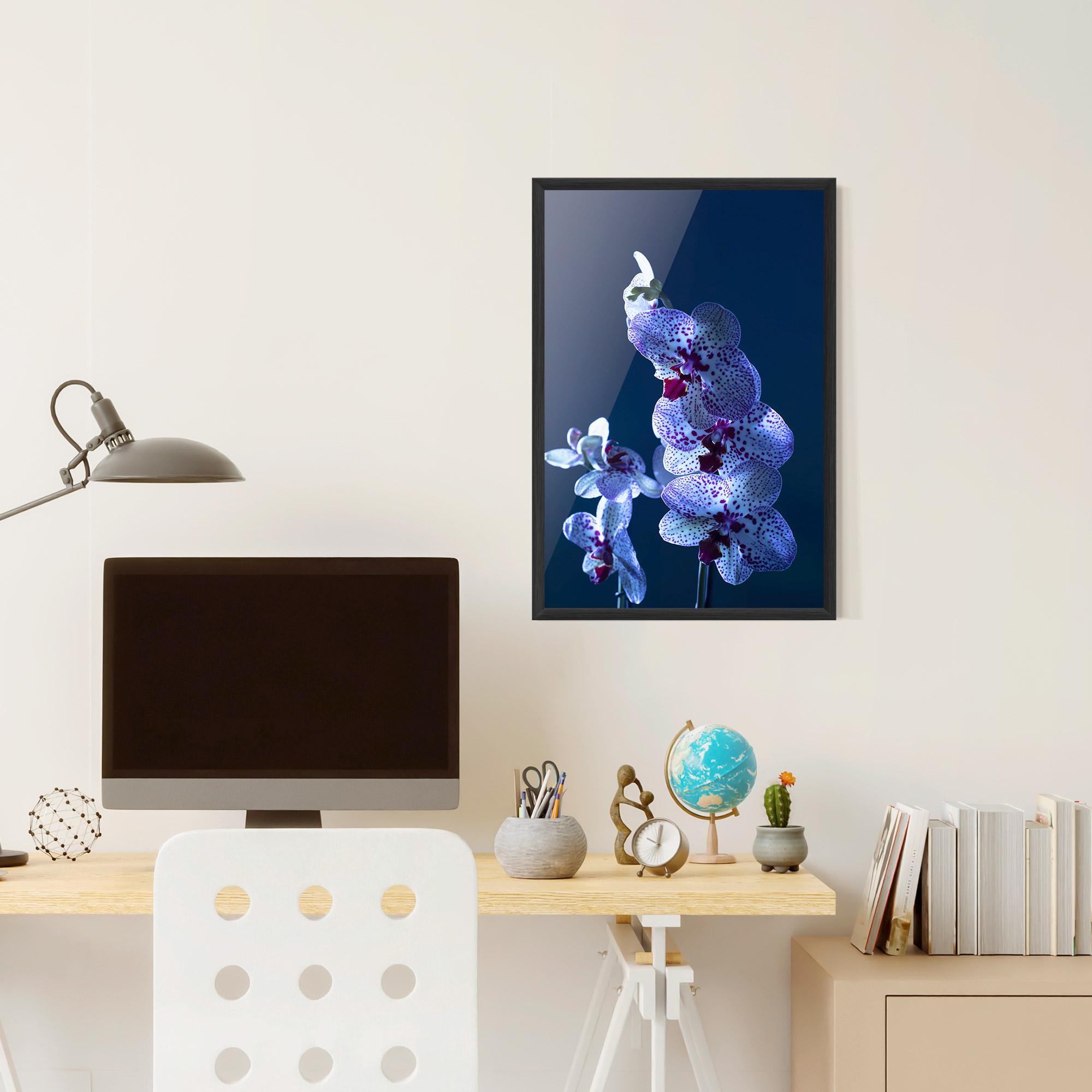 Plakat w Ramie Blue Light Orchid mockup 6