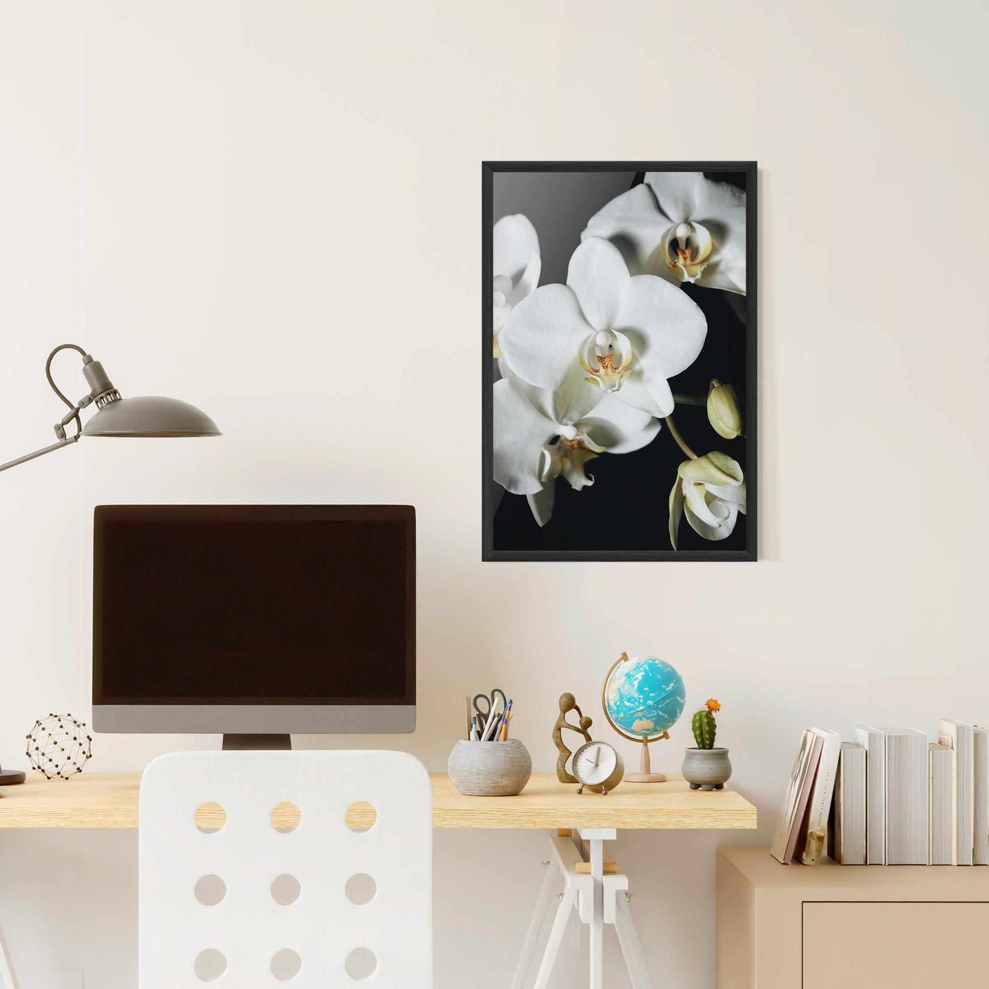 Plakat w Ramie White Orchid On Black mockup 6