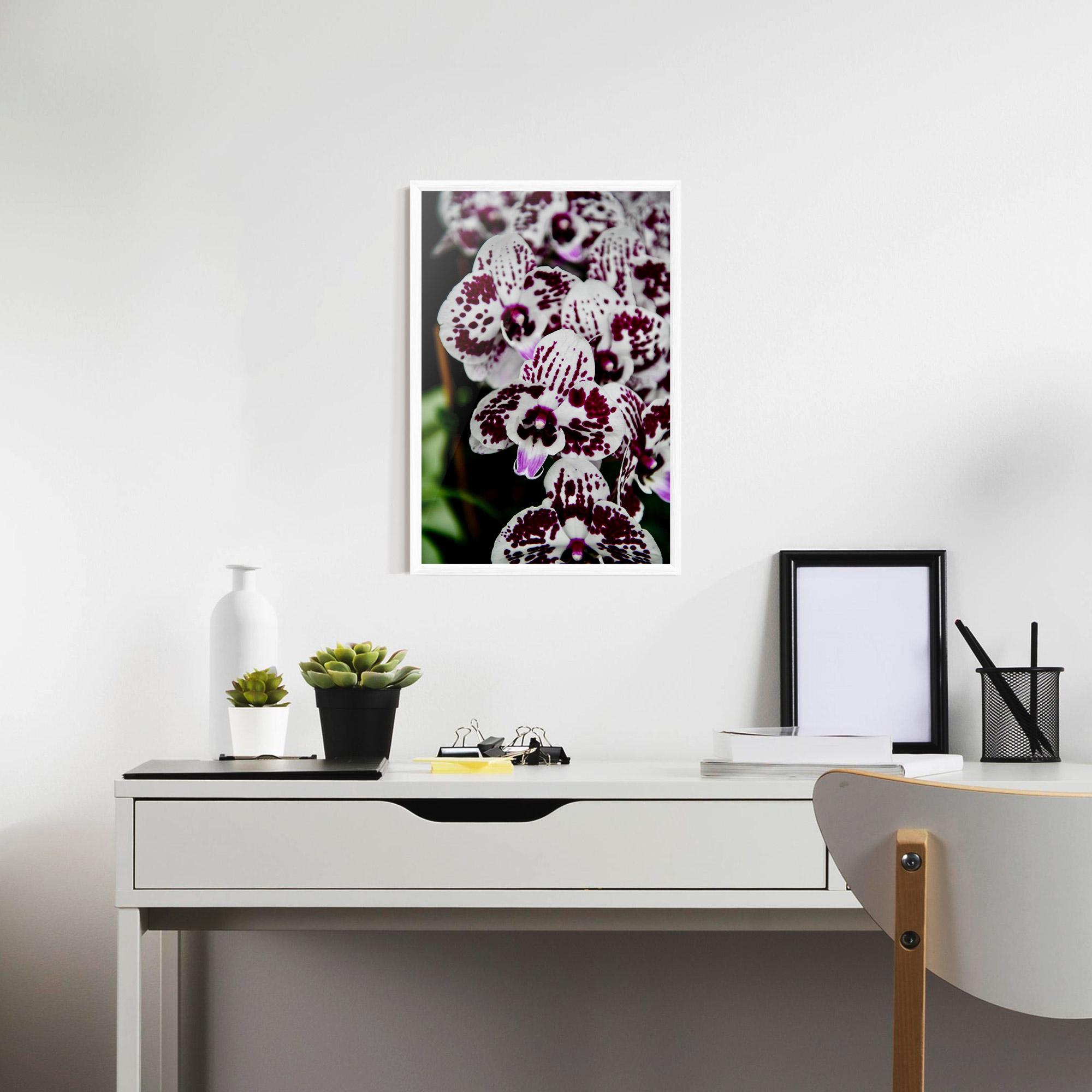 Plakat w Ramie Dark Purple Orchids mockup 7