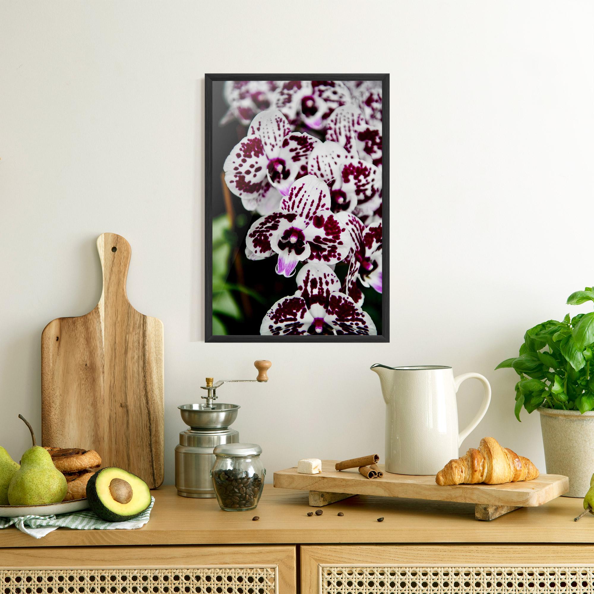 Plakat w Ramie Dark Purple Orchids mockup 8
