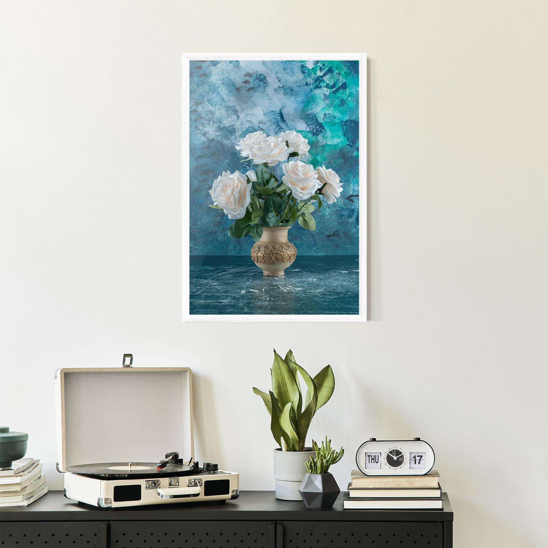 Plakat w Ramie White Roses On Blue mockup 2