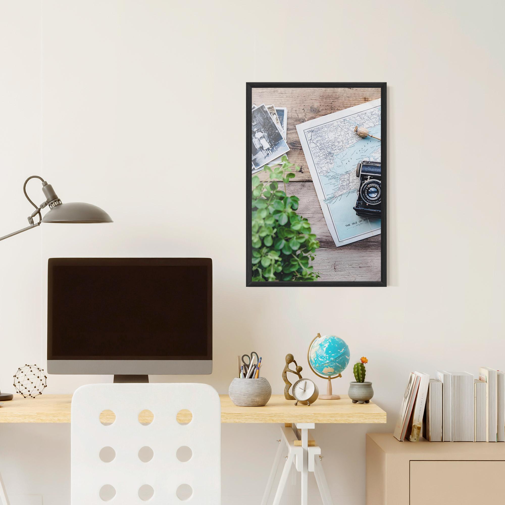 Plakat w Ramie Camera Map mockup 6