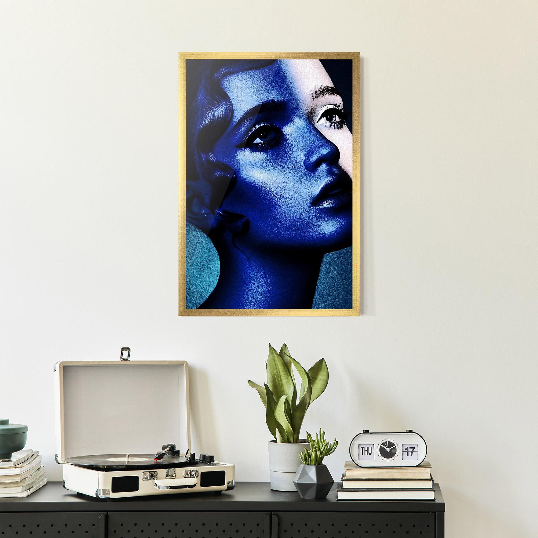 Plakat w Ramie Blue White Face Art mockup 2