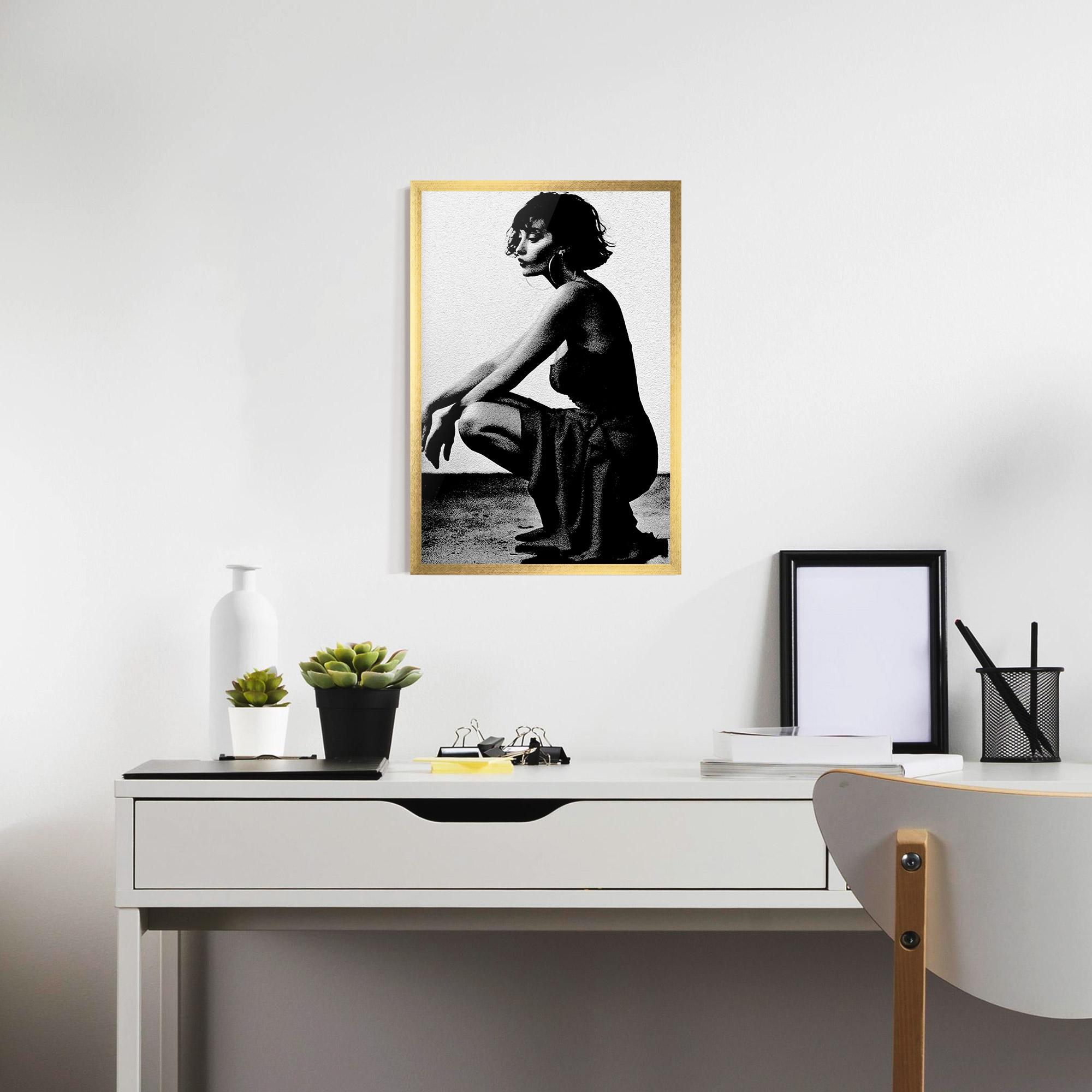 Plakat w Ramie Grey Long Dress mockup 7