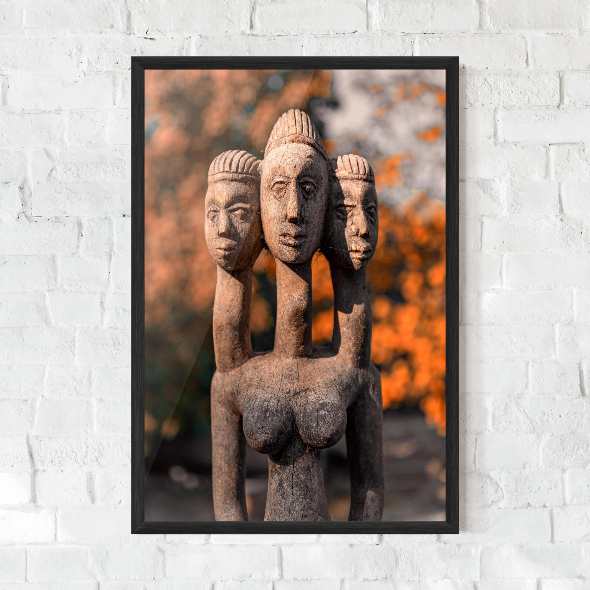 Plakat w Ramie Three Heads Statue mockup 0