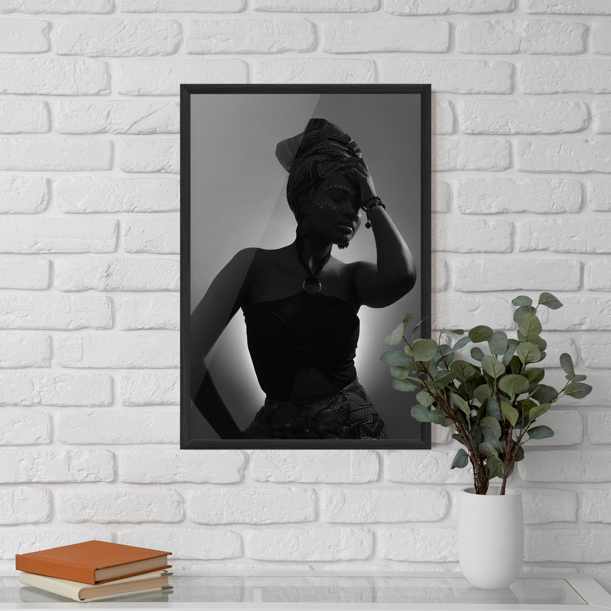 Plakat w Ramie African Woman Shadow mockup 5
