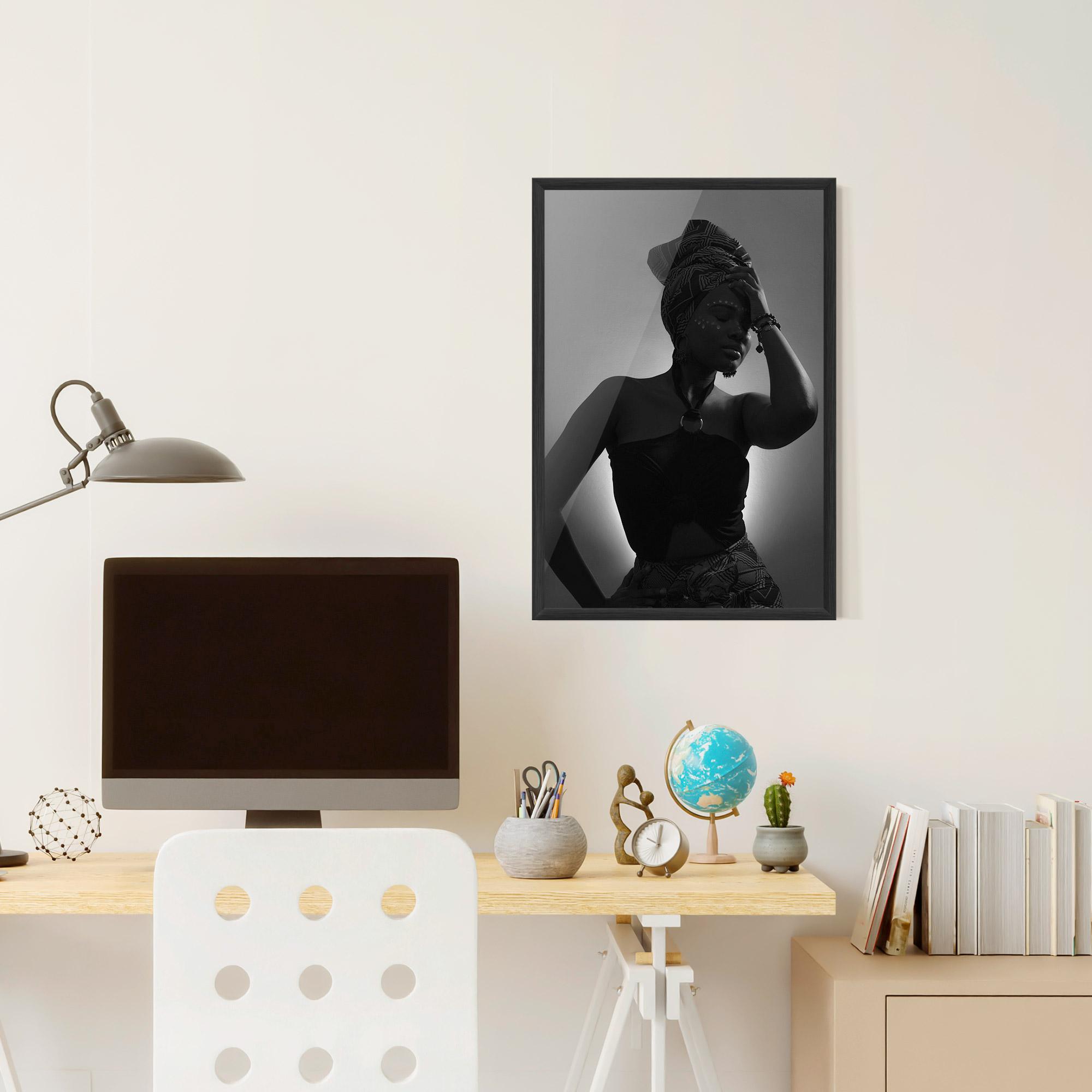 Plakat w Ramie African Woman Shadow mockup 6