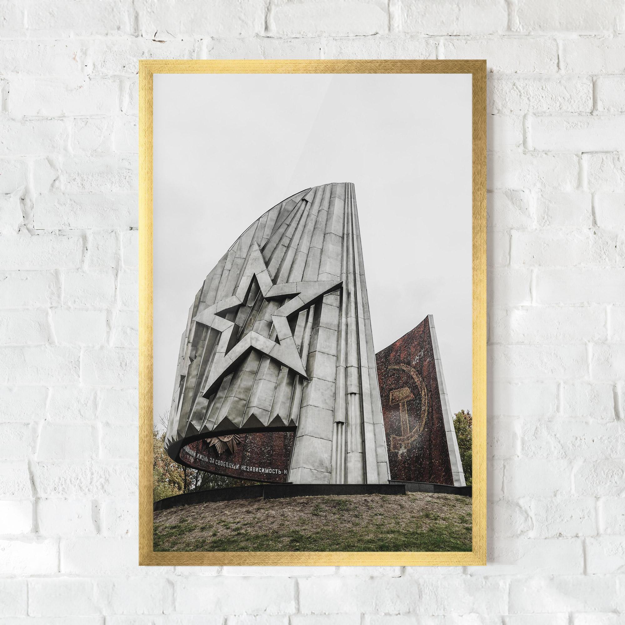 Plakat w Ramie Monument Of Glory mockup 0