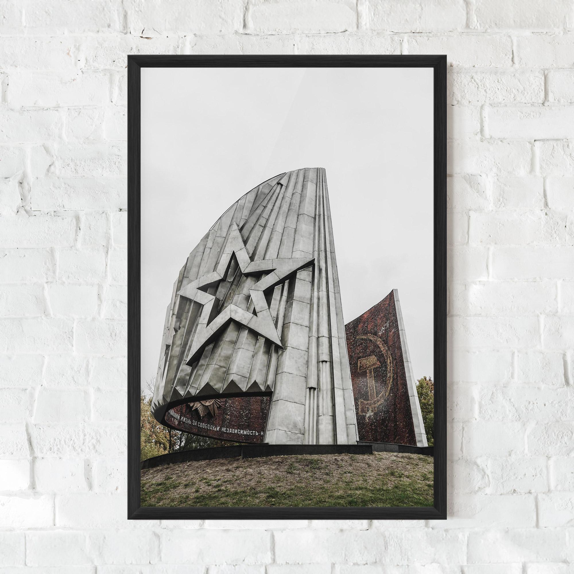 Plakat w Ramie Monument Of Glory mockup 0