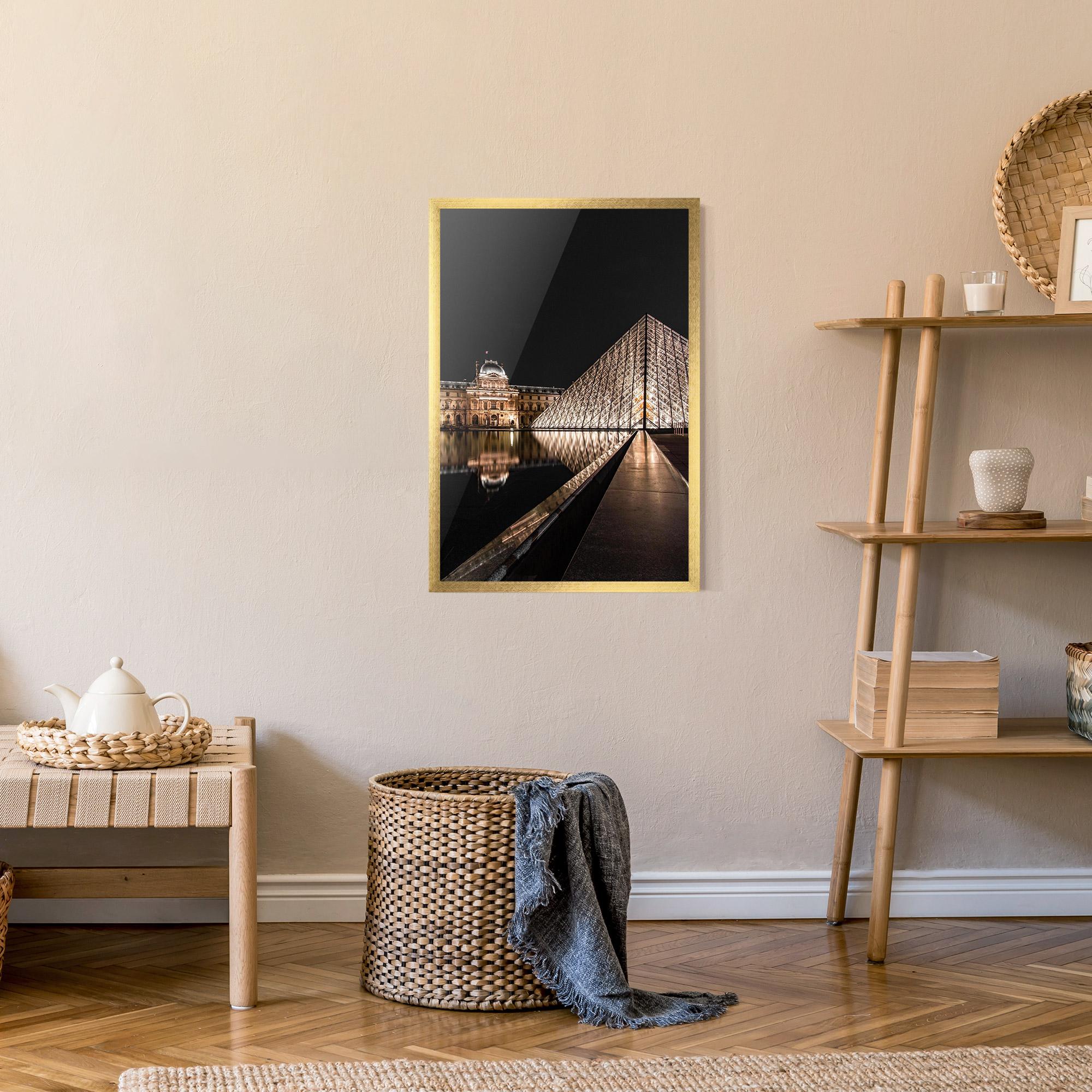 Plakat w Ramie Louvre Night mockup 9