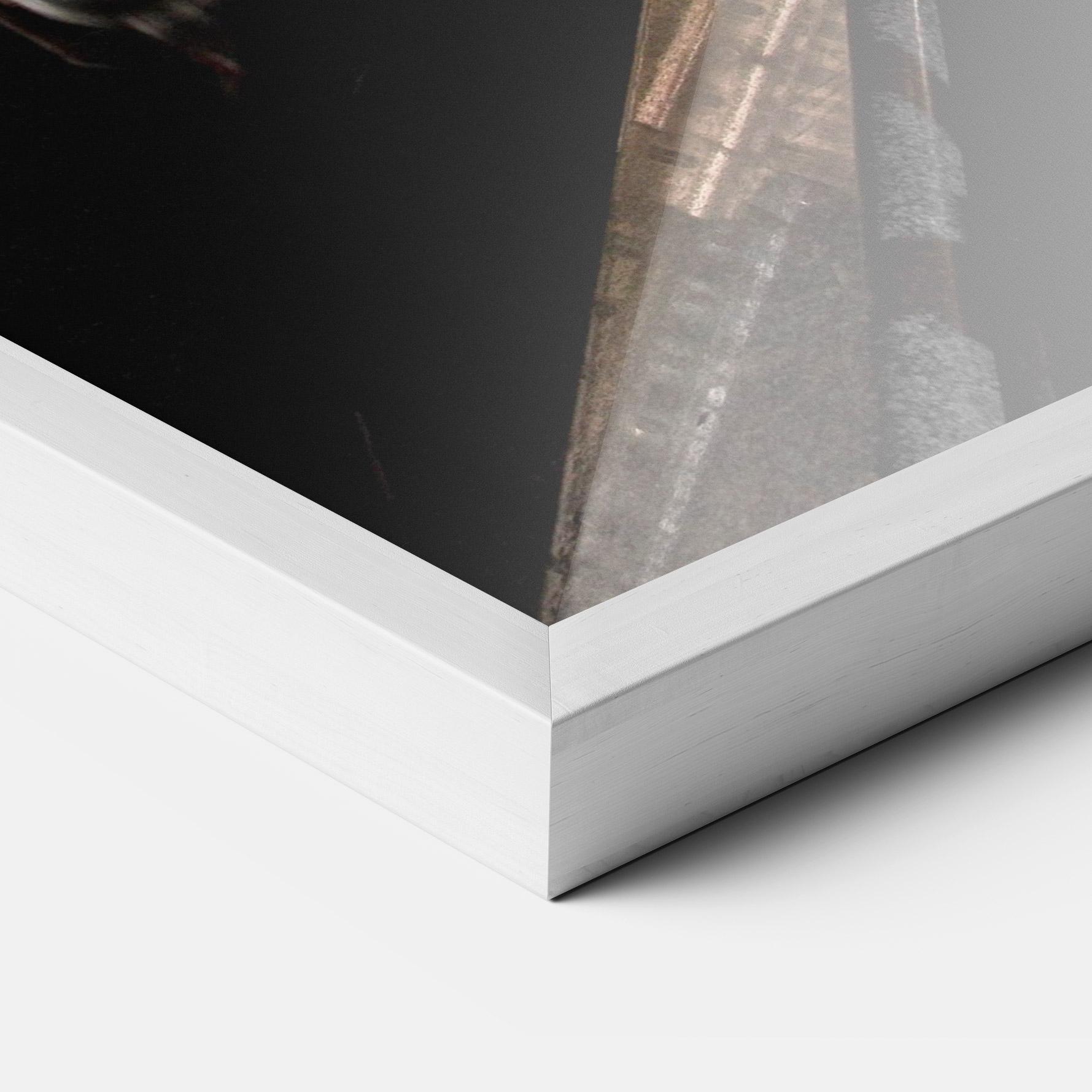 Plakat w Ramie Louvre Night mockup 3