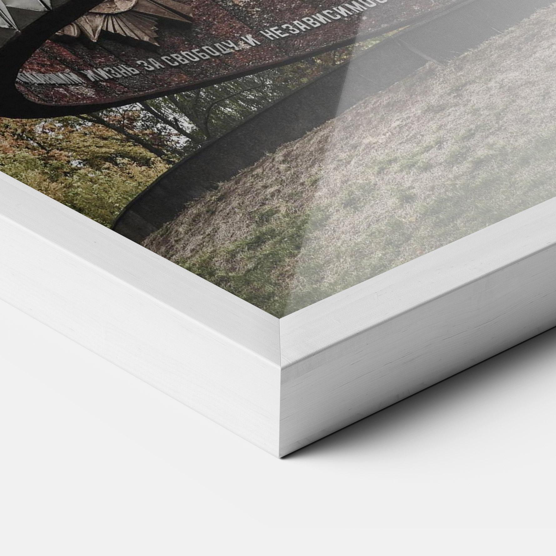 Plakat w Ramie Monument Of Glory mockup 3