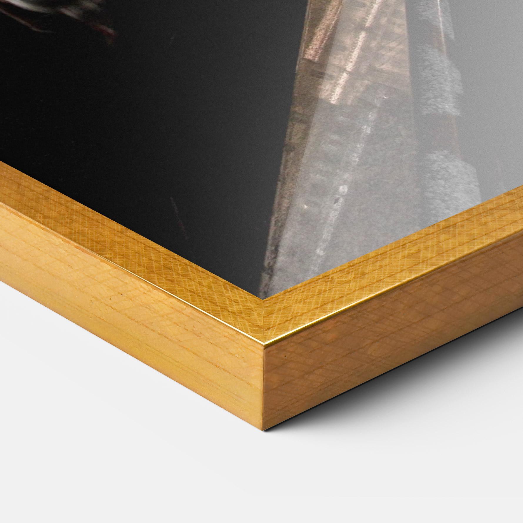 Plakat w Ramie Louvre Night mockup 3