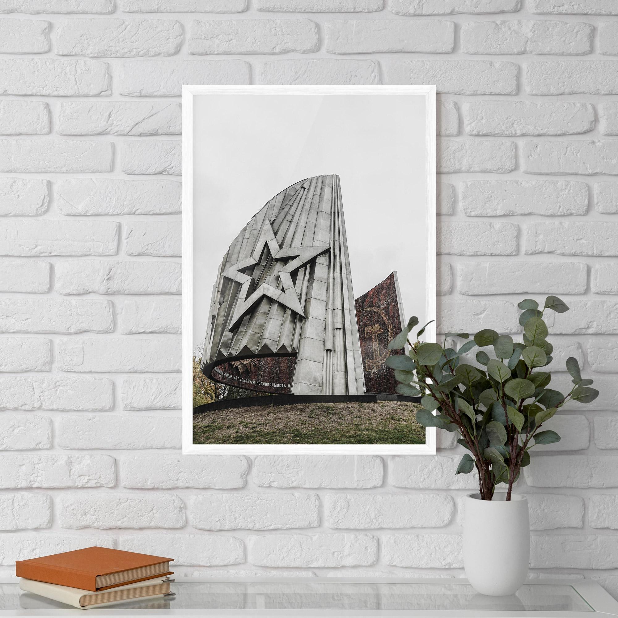 Plakat w Ramie Monument Of Glory mockup 5