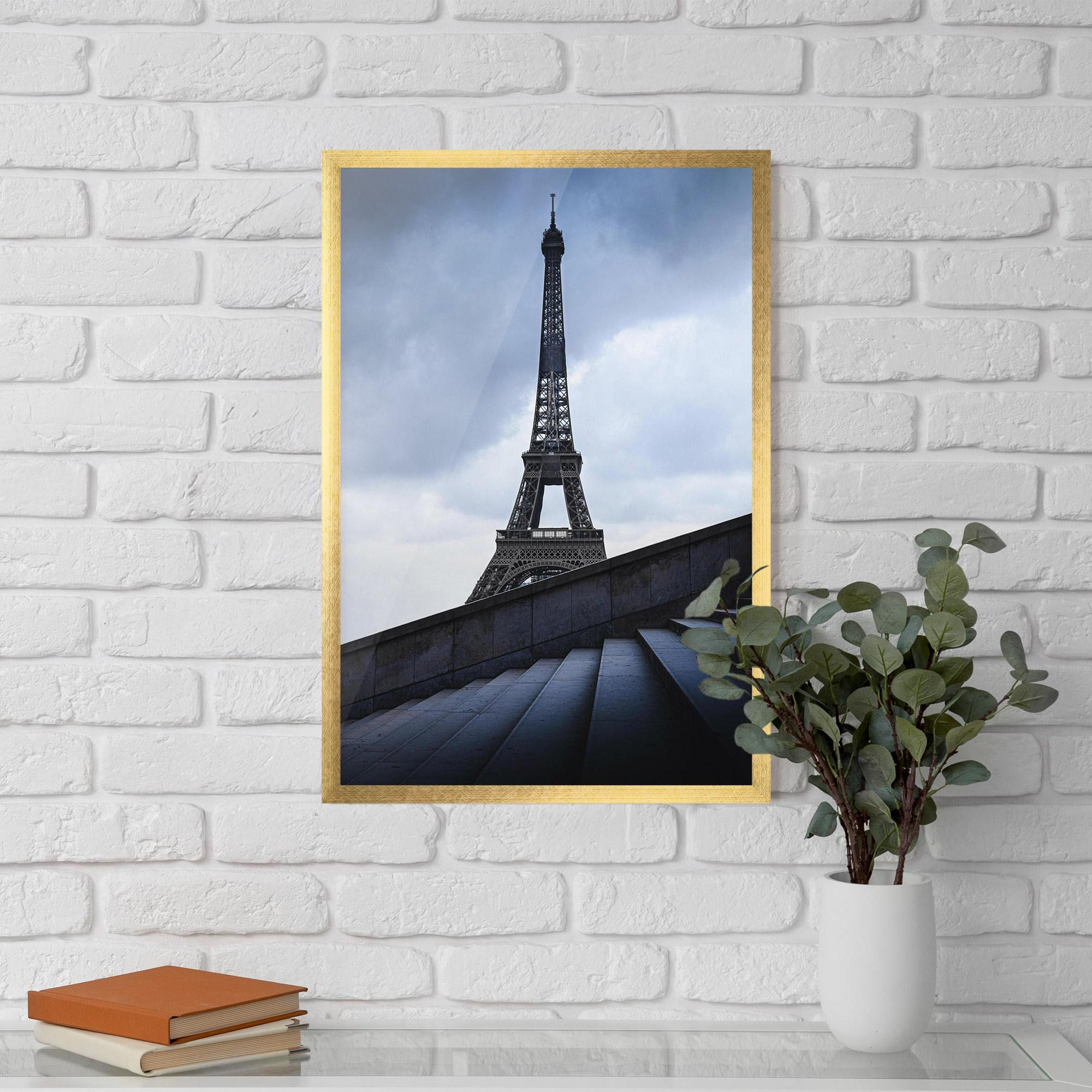 Plakat w Ramie Eiffel Tower Stairs mockup 5
