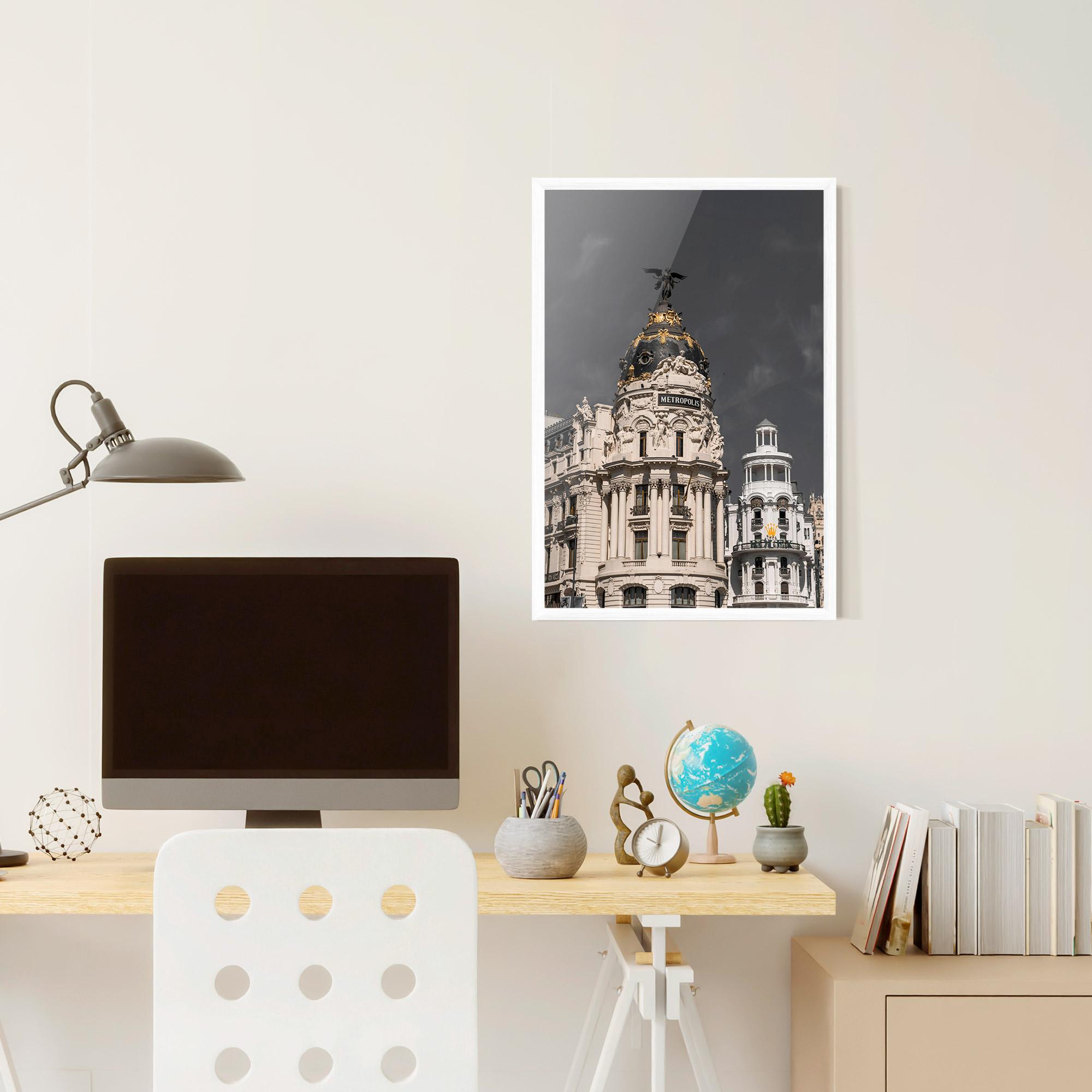 Plakat w Ramie Metropolis Building mockup 6