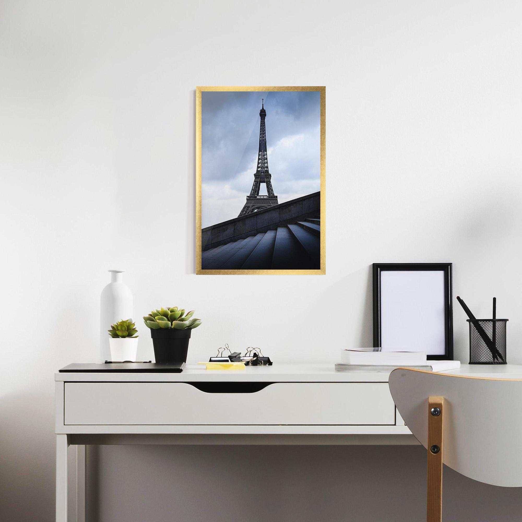 Plakat w Ramie Eiffel Tower Stairs mockup 7