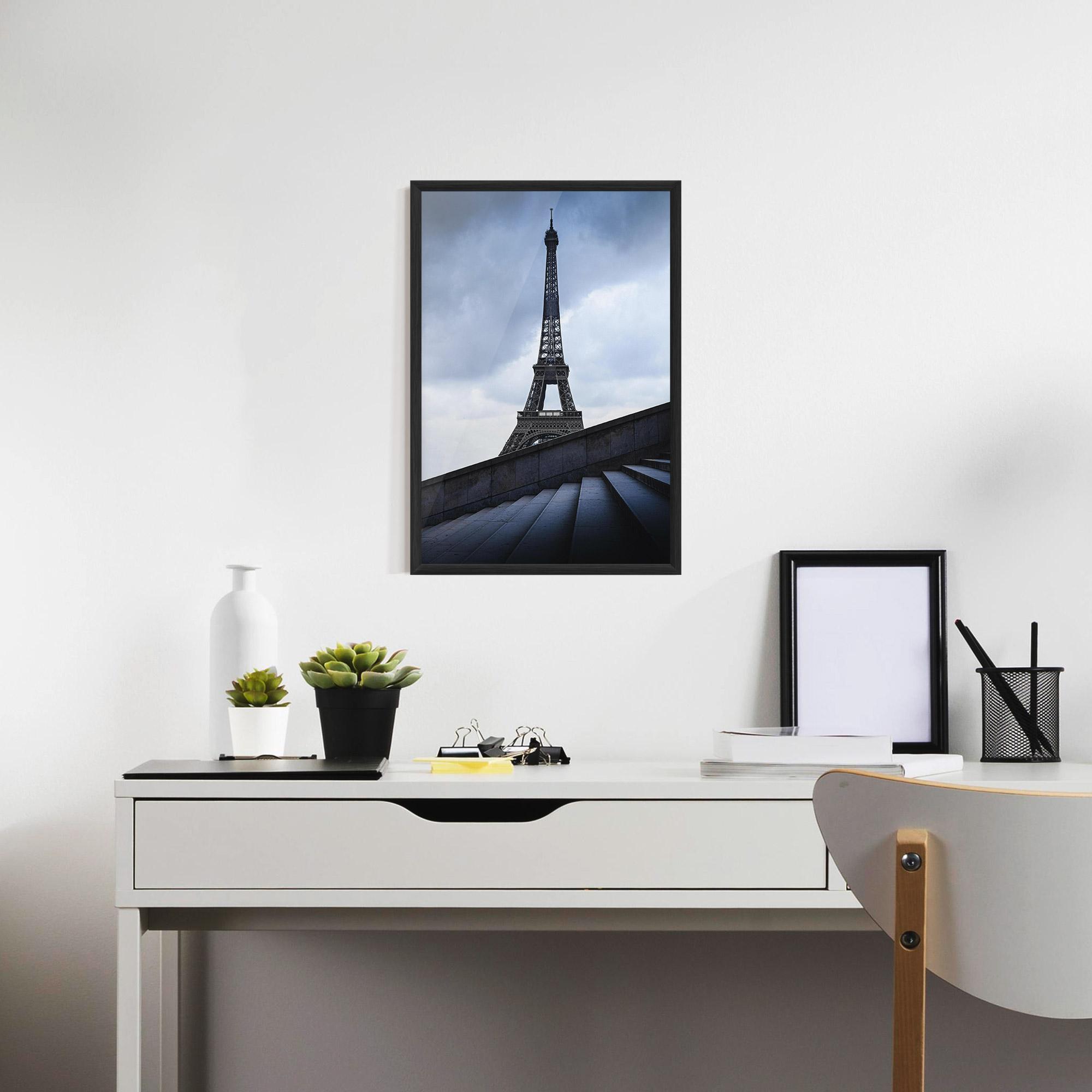 Plakat w Ramie Eiffel Tower Stairs mockup 7