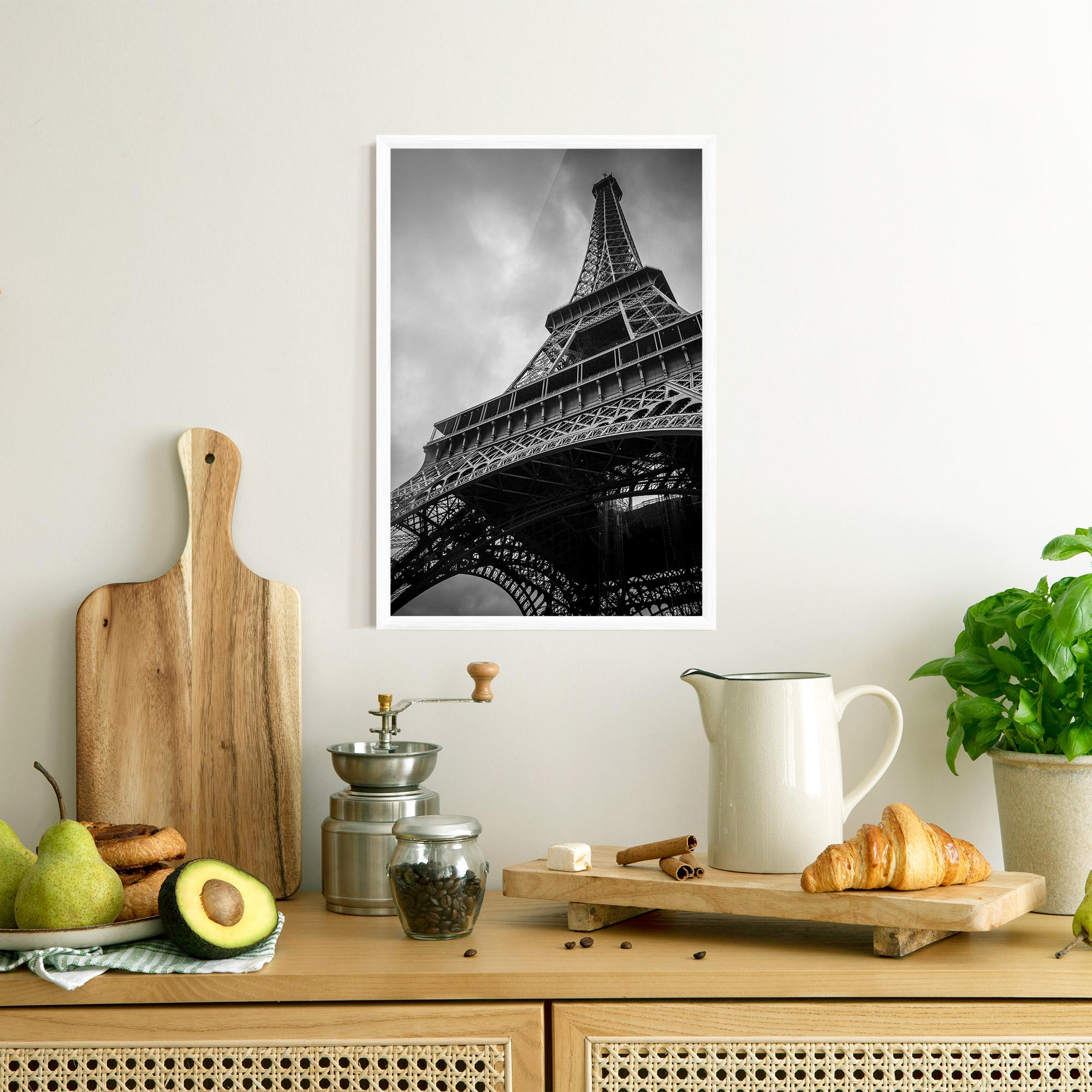 Plakat w Ramie Eiffel Grey Tower mockup 8