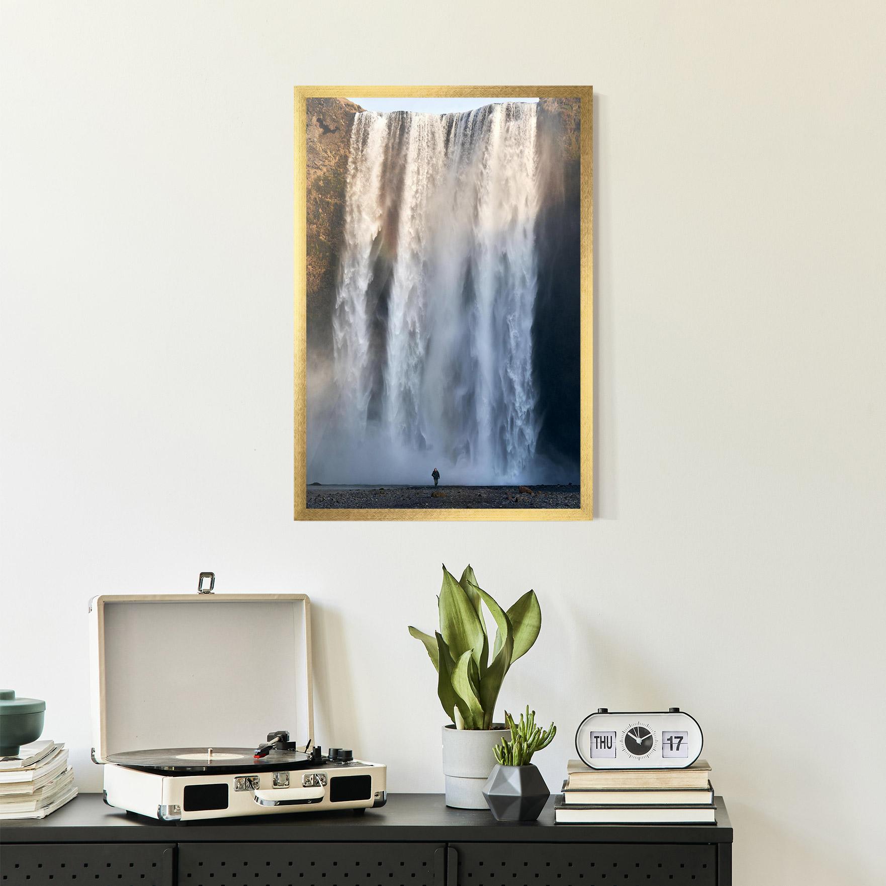Plakat w Ramie Small Man Waterfall mockup 2