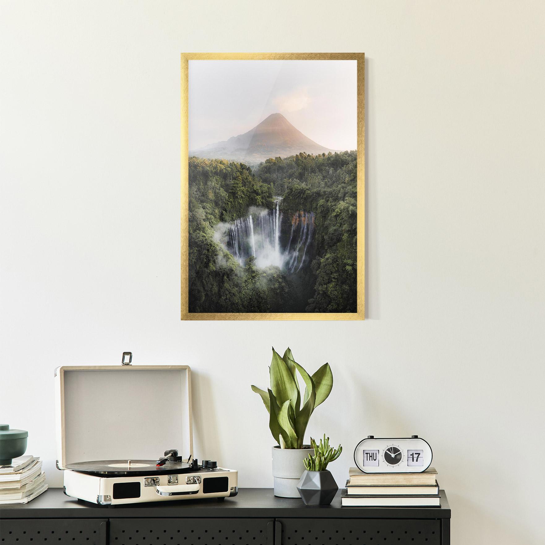 Plakat w Ramie Vulcano Waterfall mockup 2