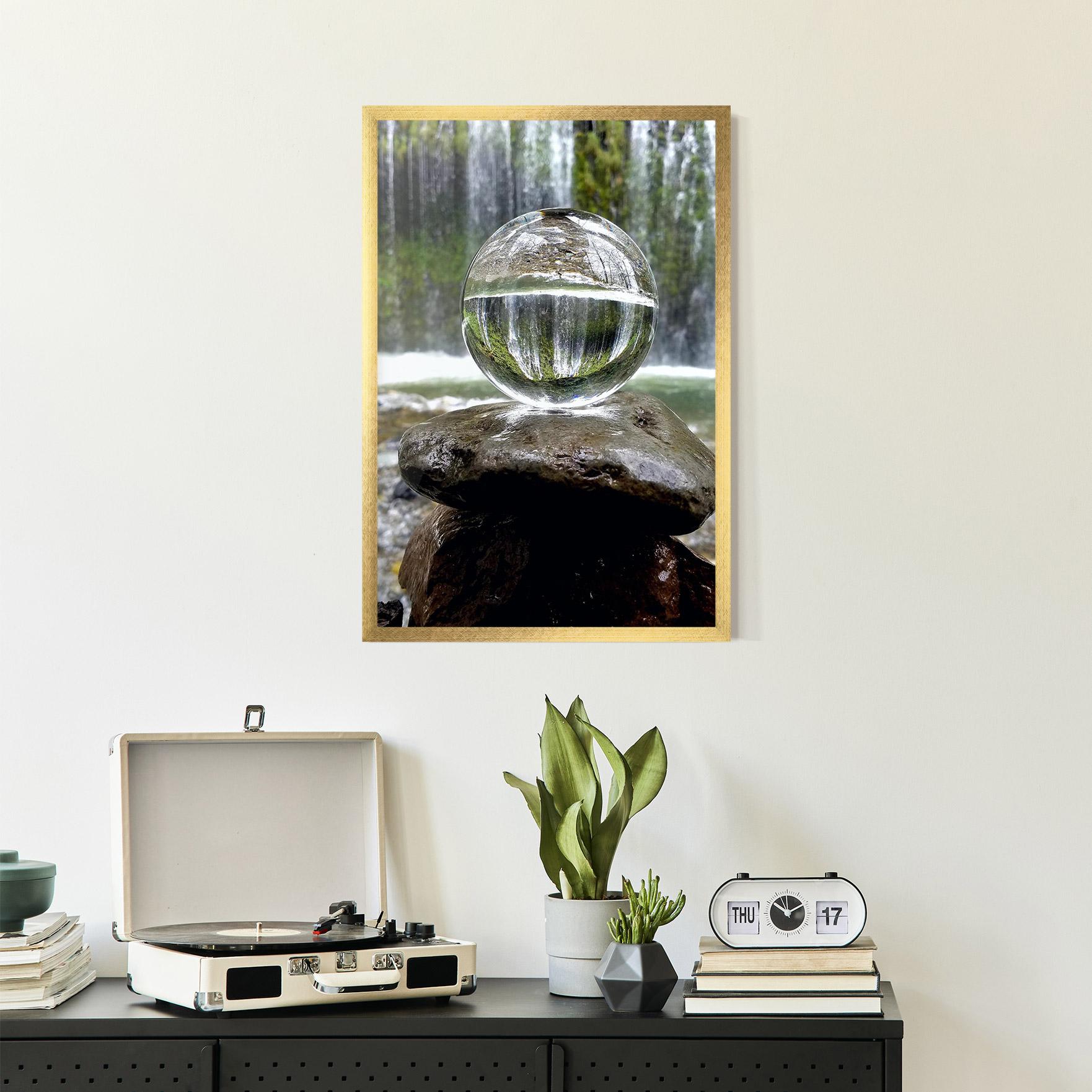 Plakat w Ramie Waterfall Sphere mockup 2