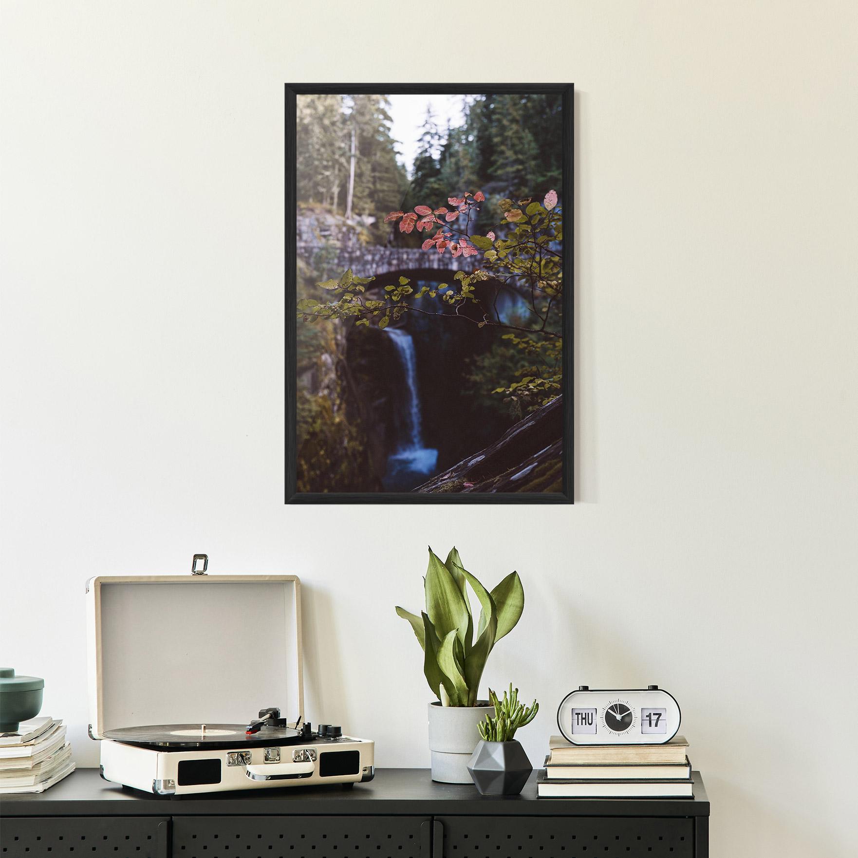 Plakat w Ramie Waterfall Bringe Red Leaves mockup 2