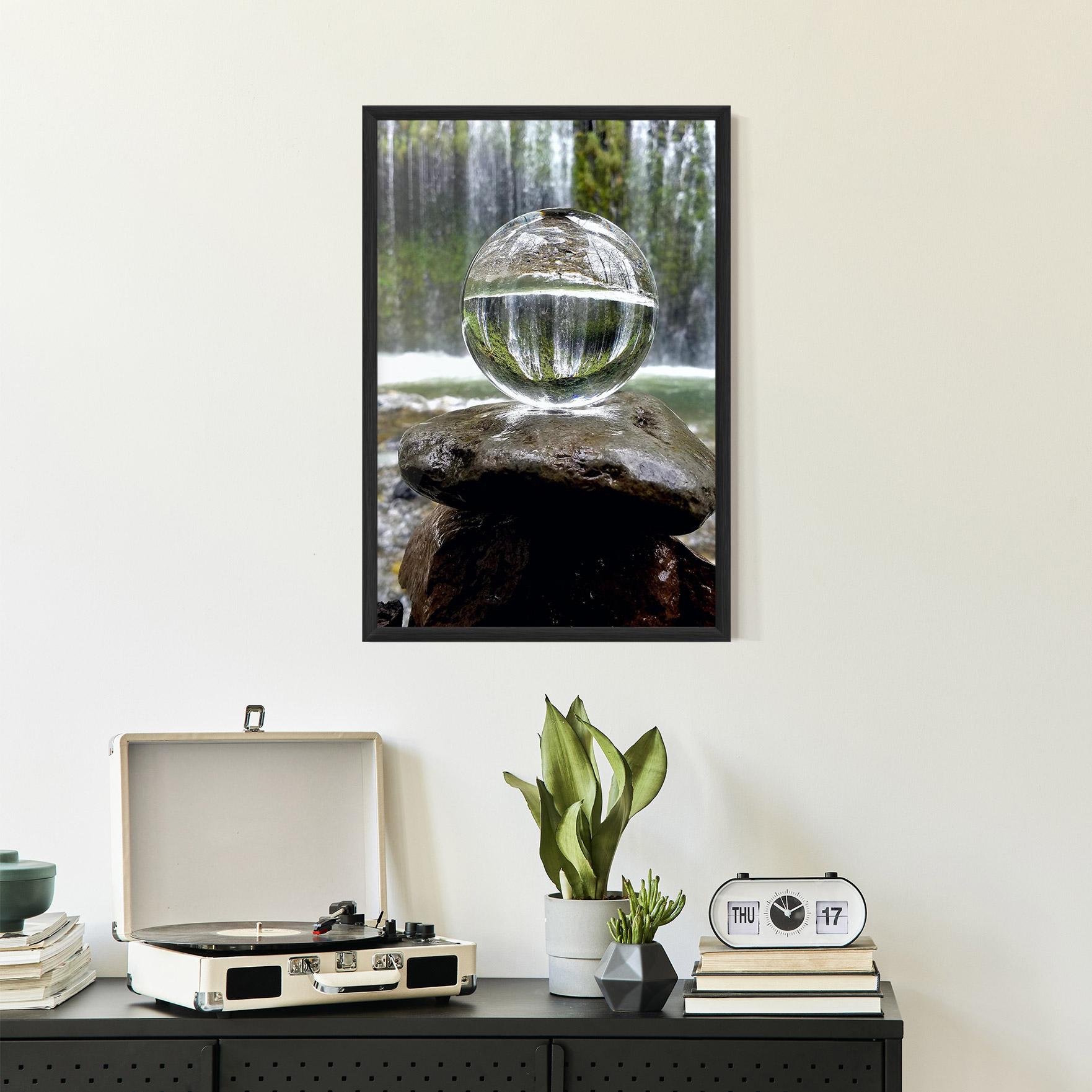 Plakat w Ramie Waterfall Sphere mockup 2