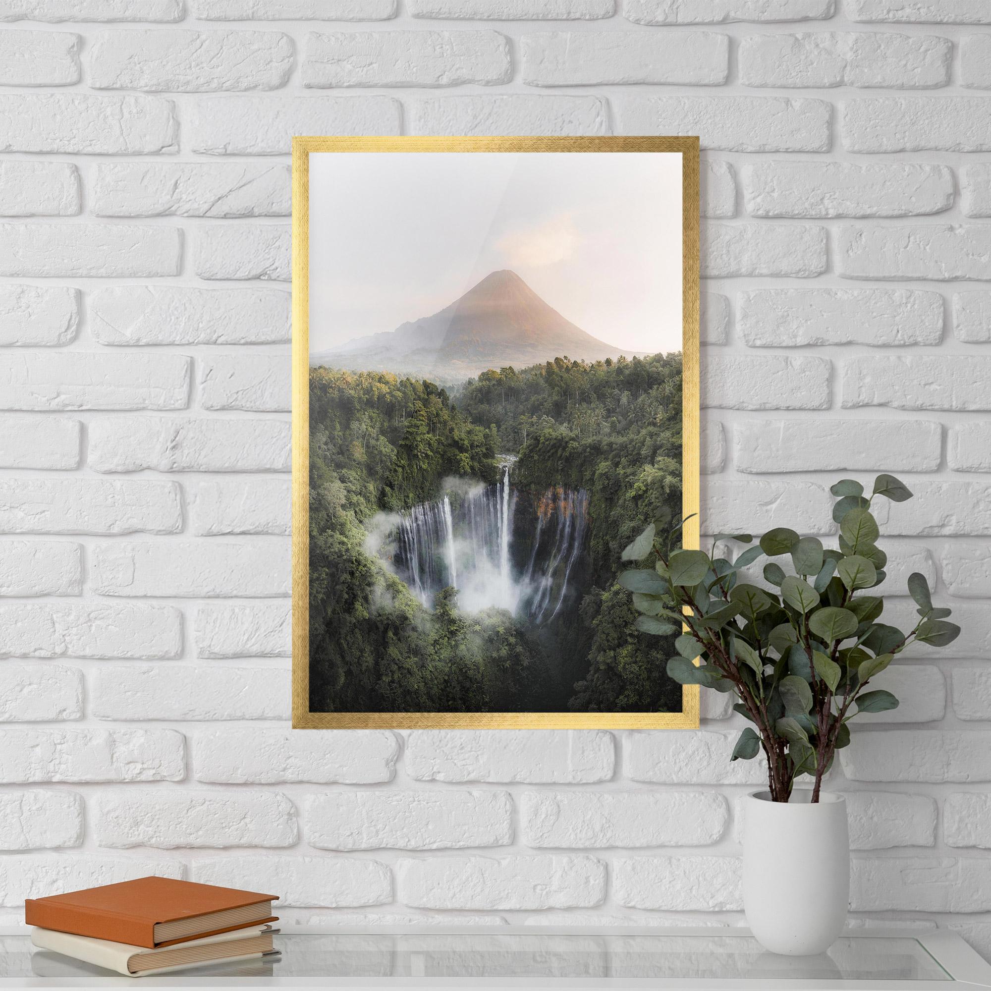 Plakat w Ramie Vulcano Waterfall mockup 5