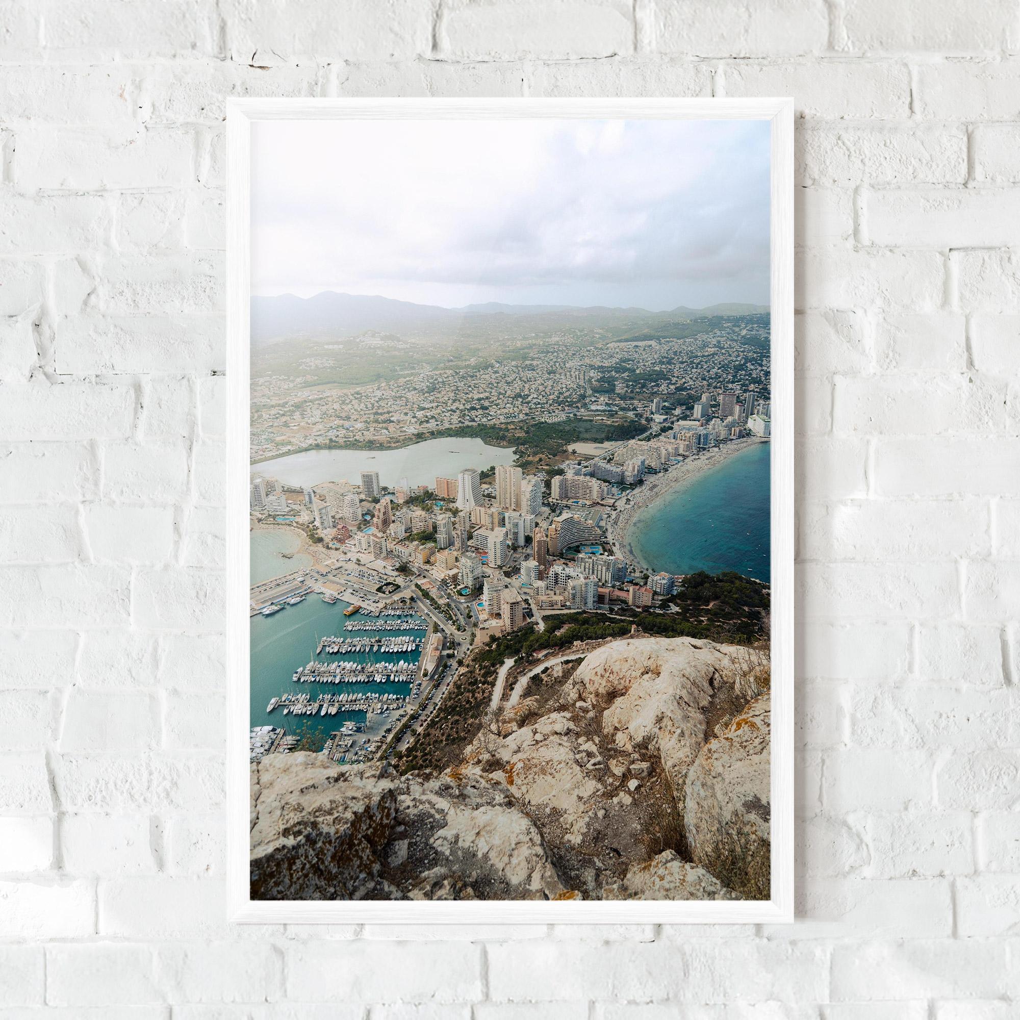 Plakat w Ramie Coast City mockup 0