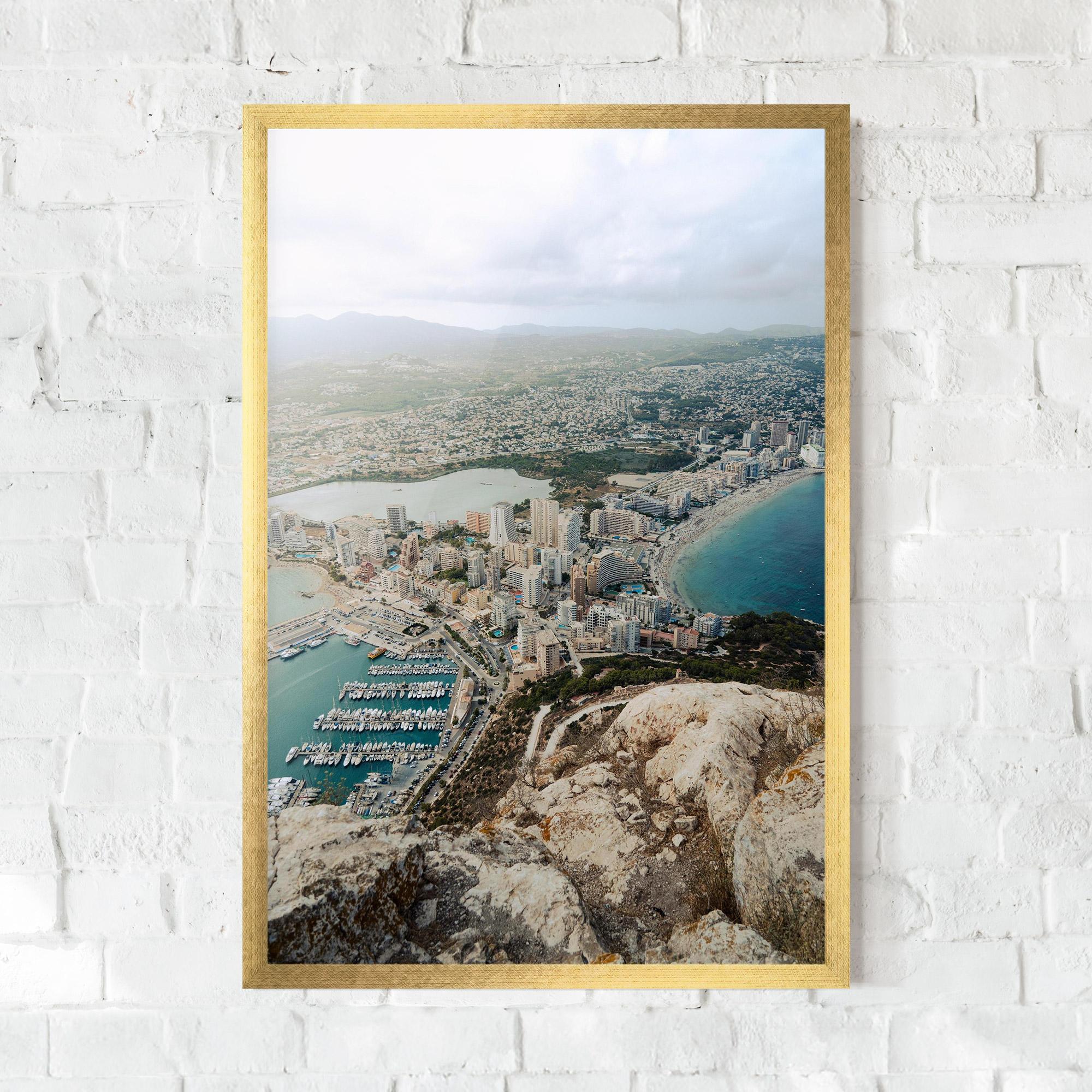 Plakat w Ramie Coast City mockup 0