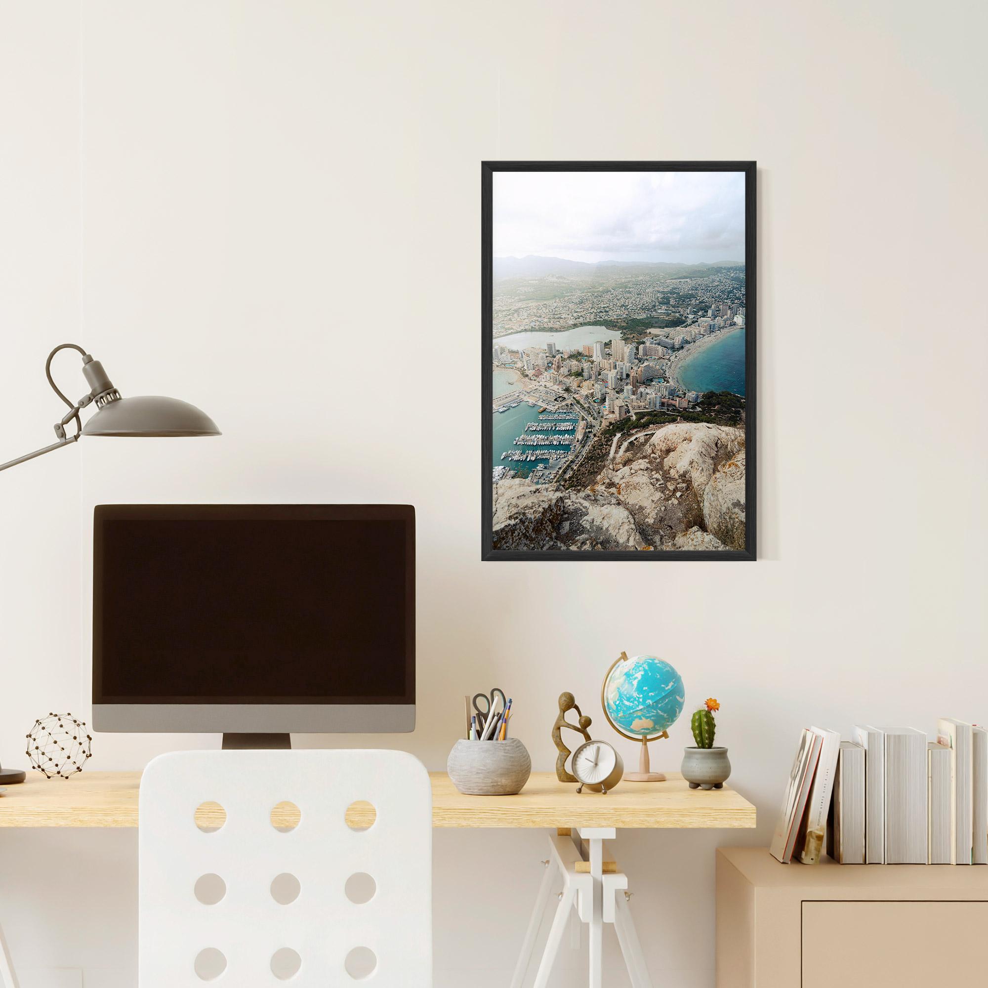 Plakat w Ramie Coast City mockup 6