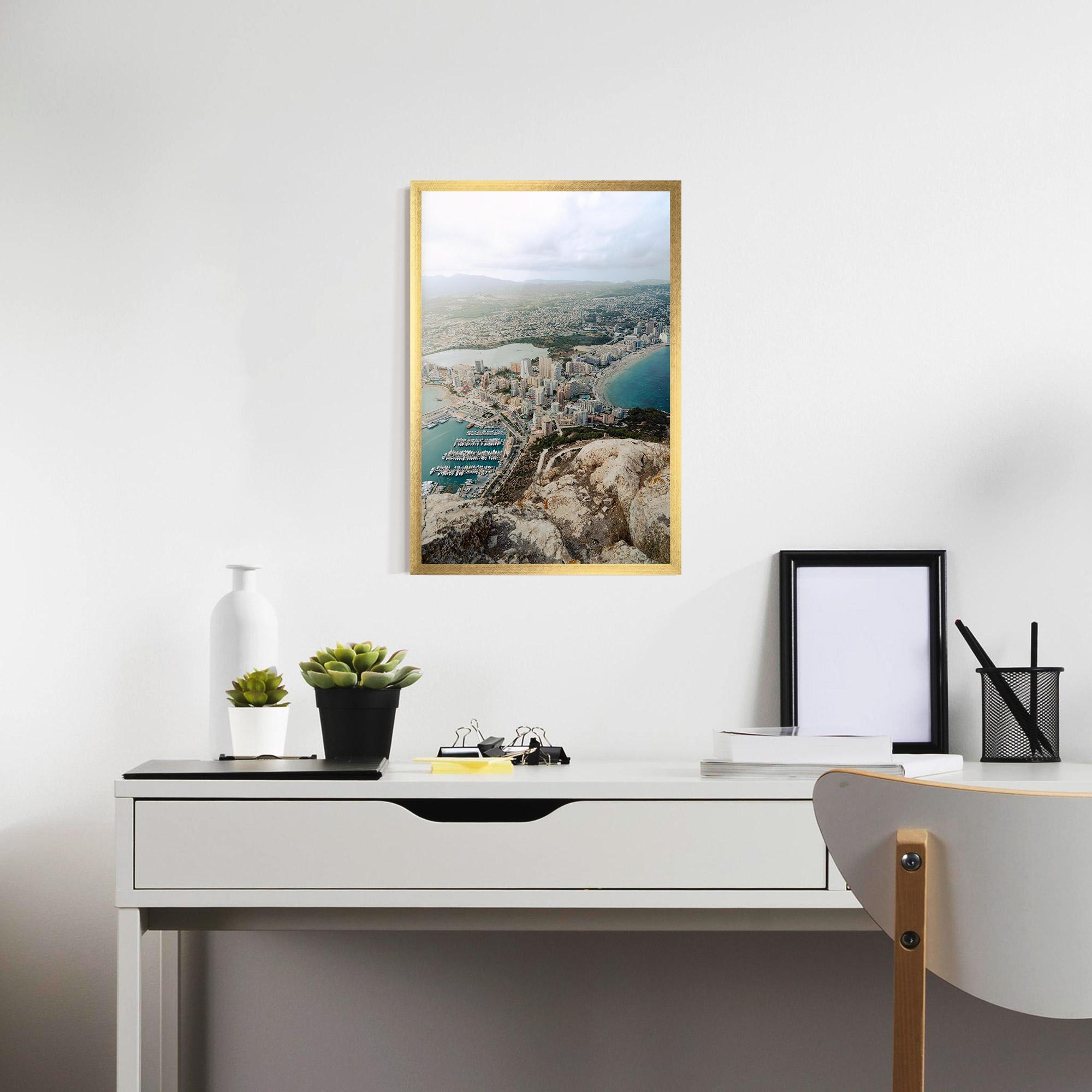 Plakat w Ramie Coast City mockup 7