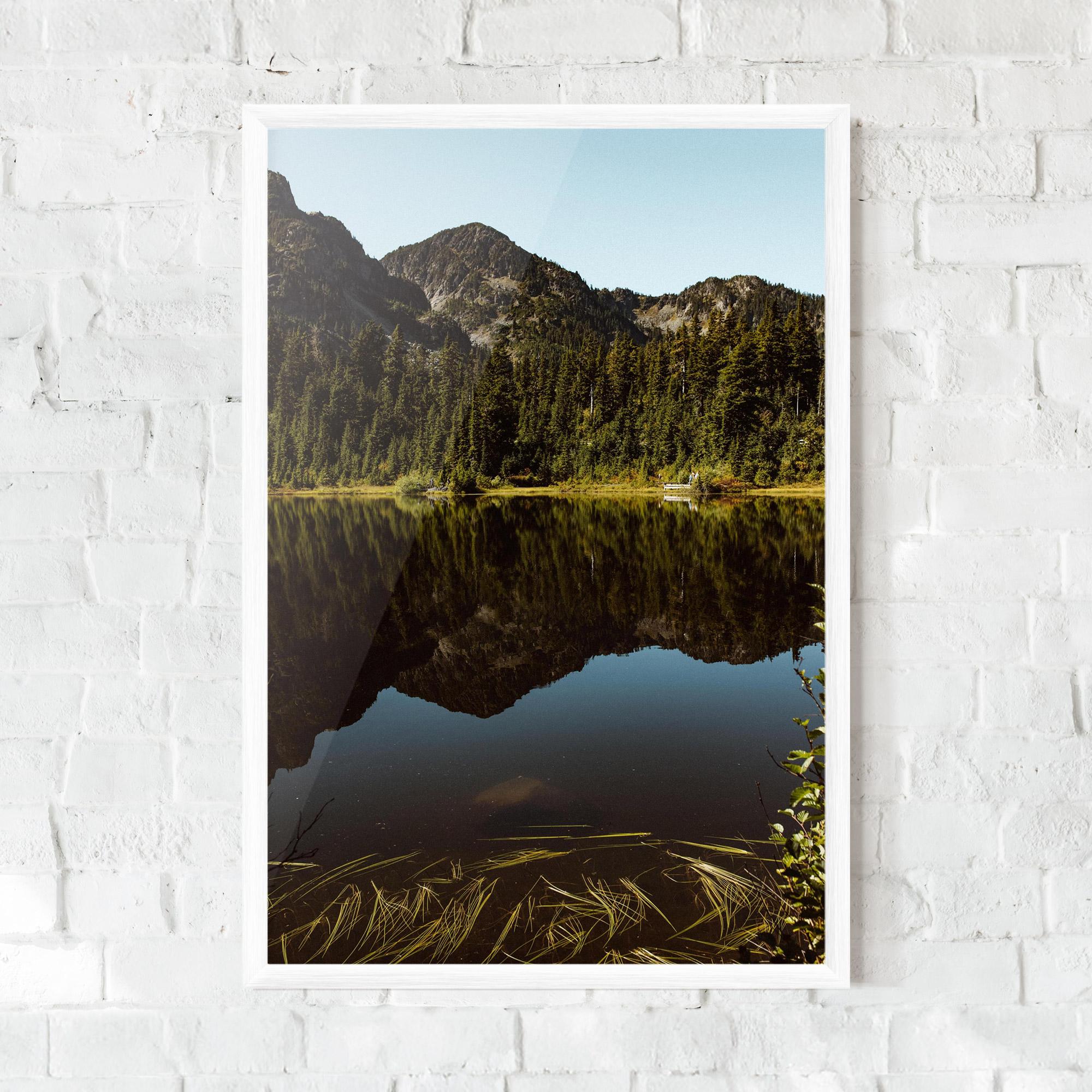 Plakat w Ramie Big Lake Mountain mockup 0