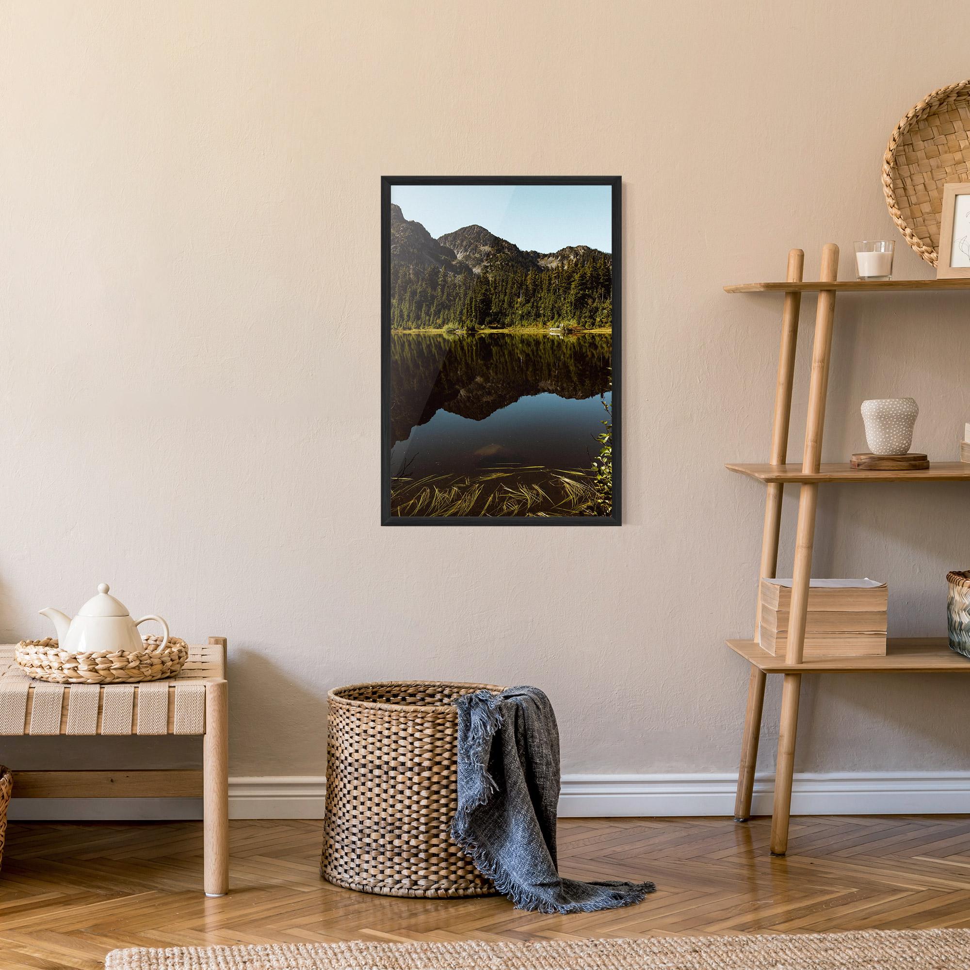 Plakat w Ramie Big Lake Mountain mockup 9