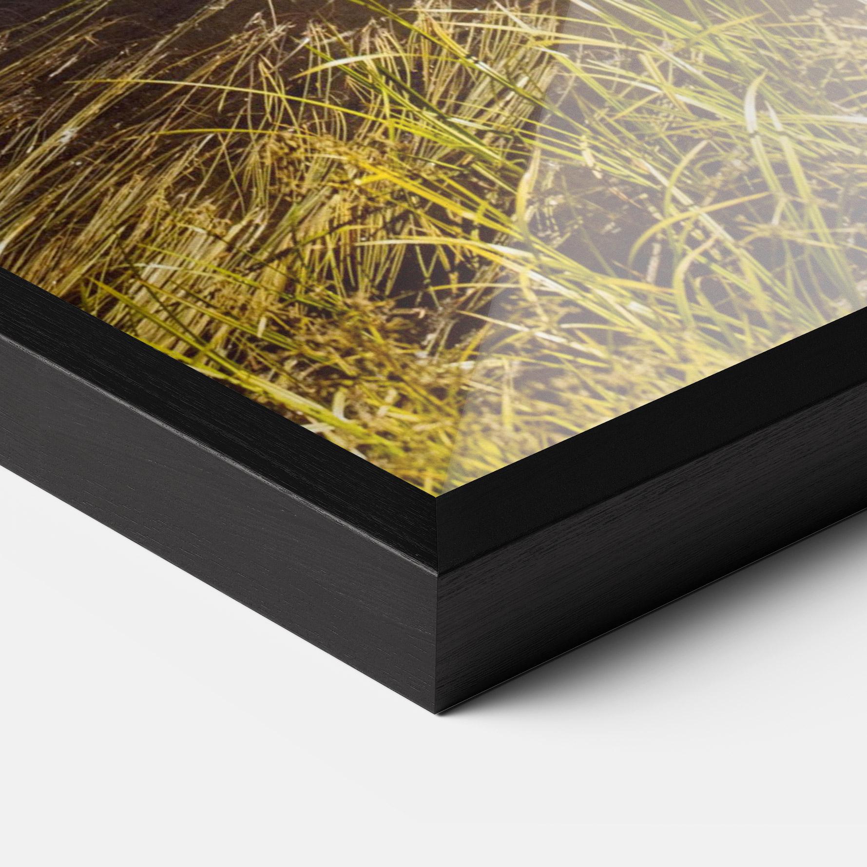 Plakat w Ramie Lake Snow Mountain mockup 3