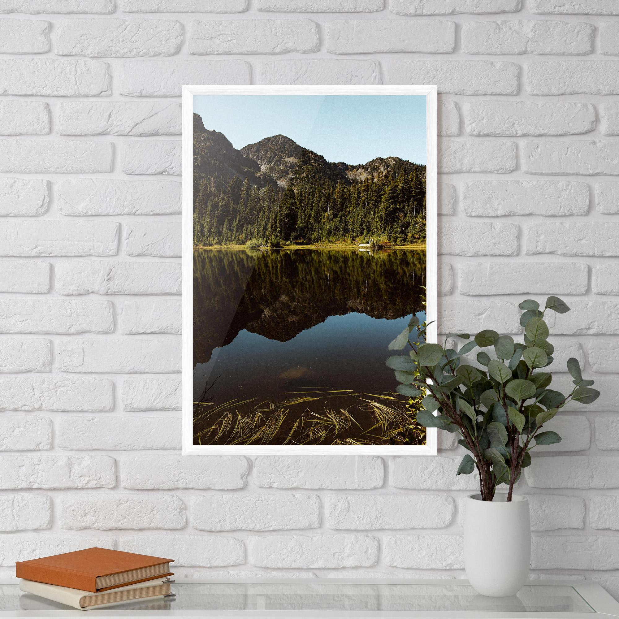 Plakat w Ramie Big Lake Mountain mockup 5