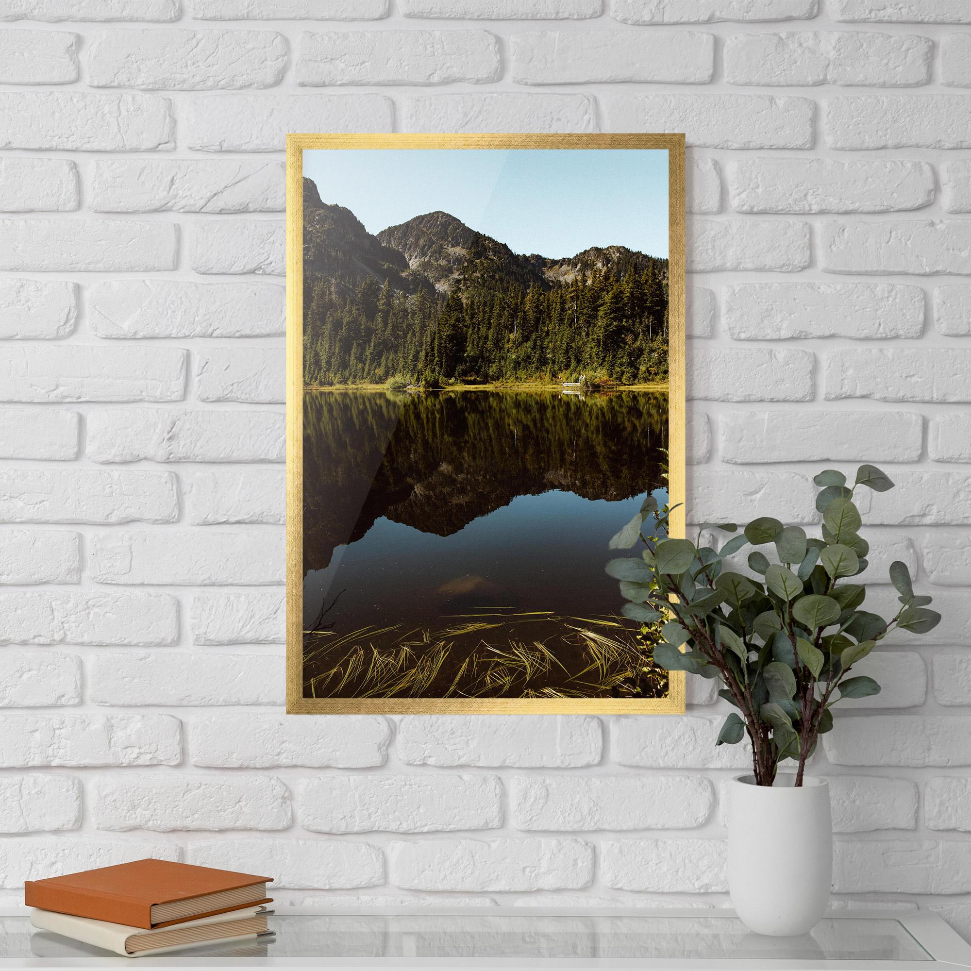 Plakat w Ramie Big Lake Mountain mockup 5