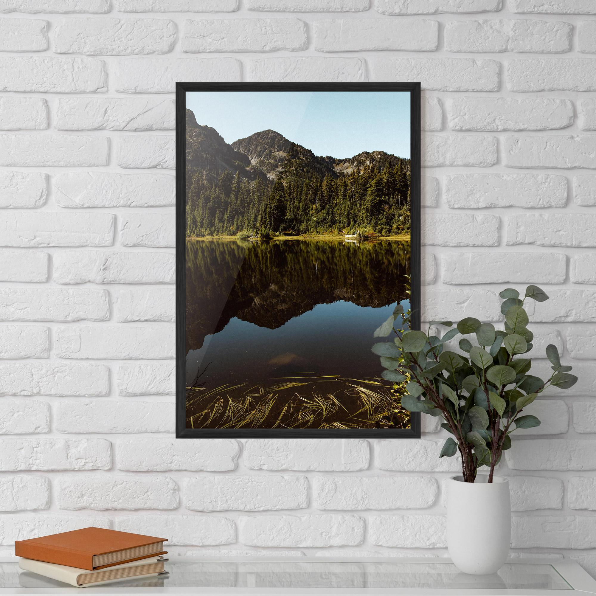 Plakat w Ramie Big Lake Mountain mockup 5