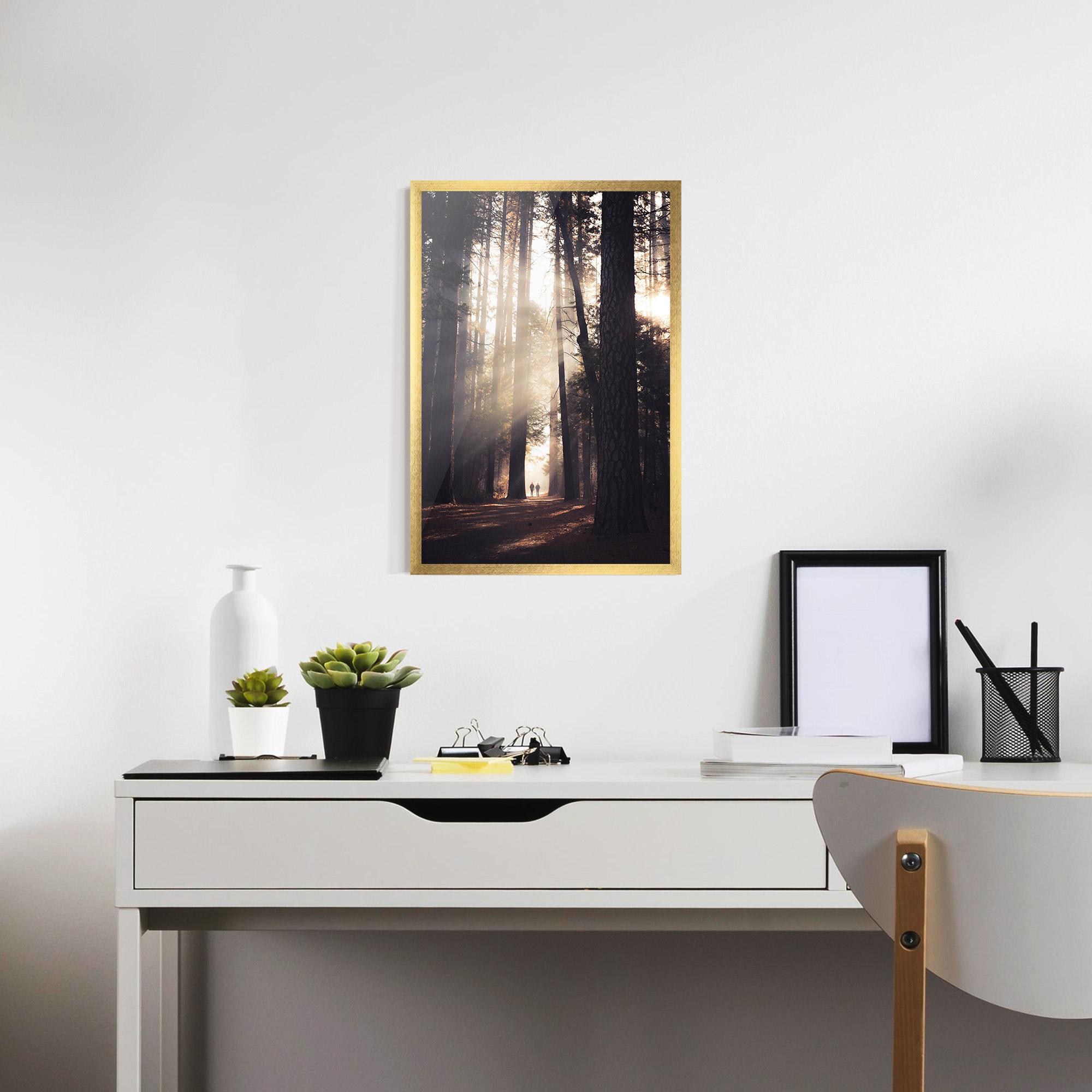 Plakat w Ramie Foggy Couple Forest mockup 7