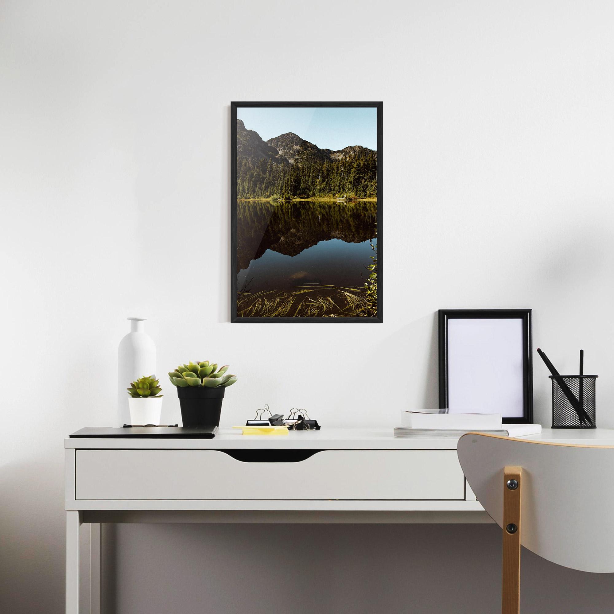 Plakat w Ramie Big Lake Mountain mockup 7