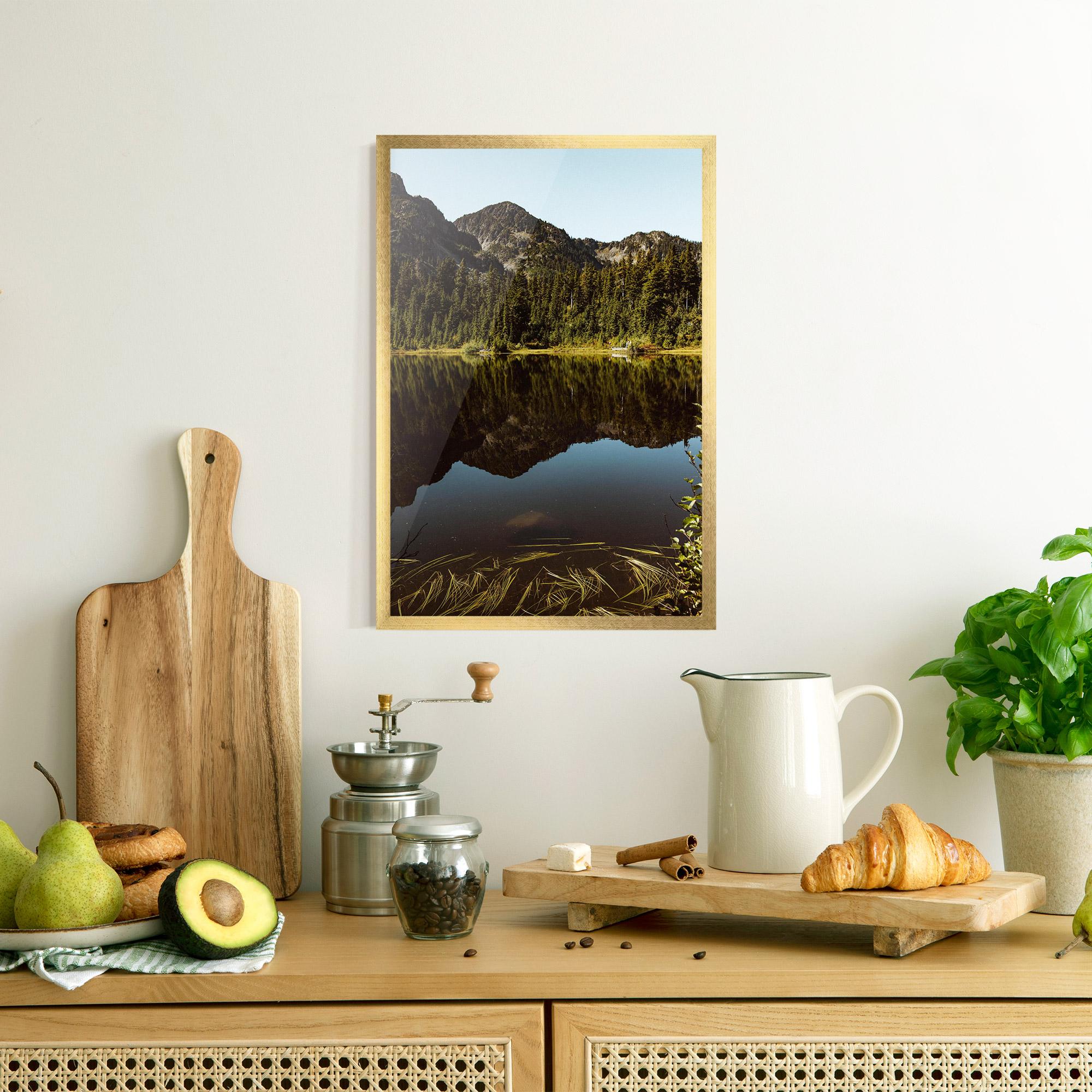 Plakat w Ramie Big Lake Mountain mockup 8